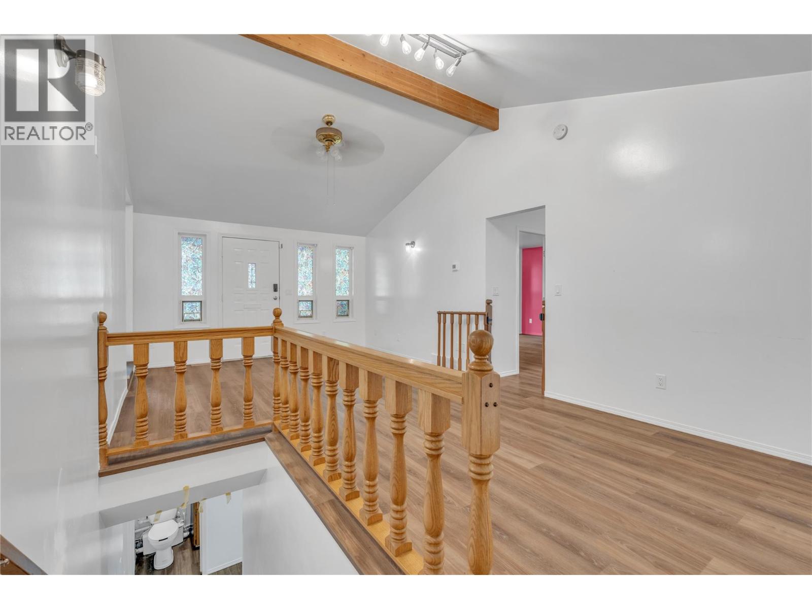 1498 Main Street, Olalla