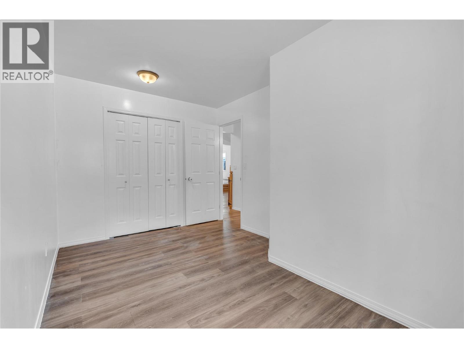 1498 Main Street, Olalla