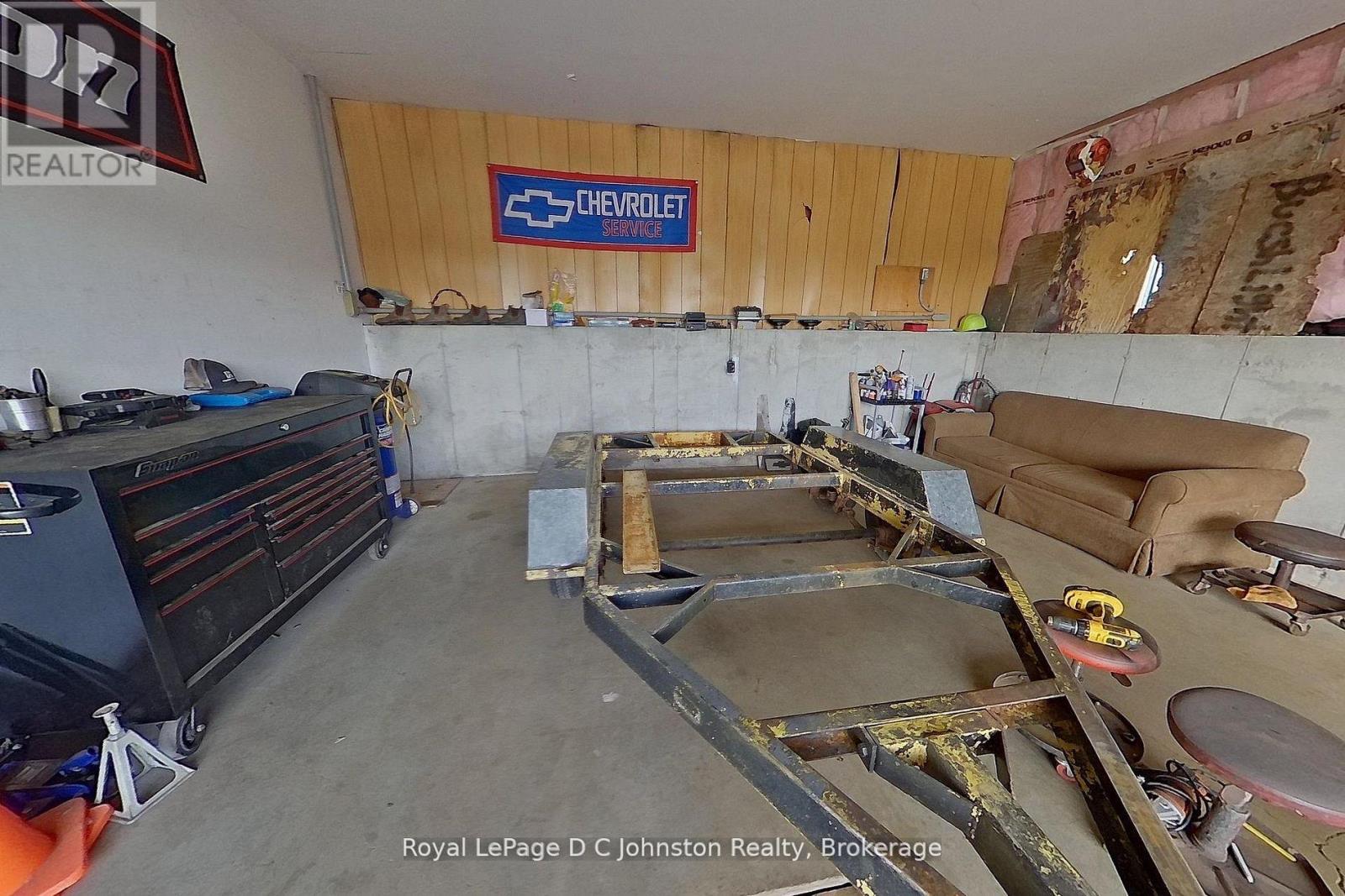 Attached Garage