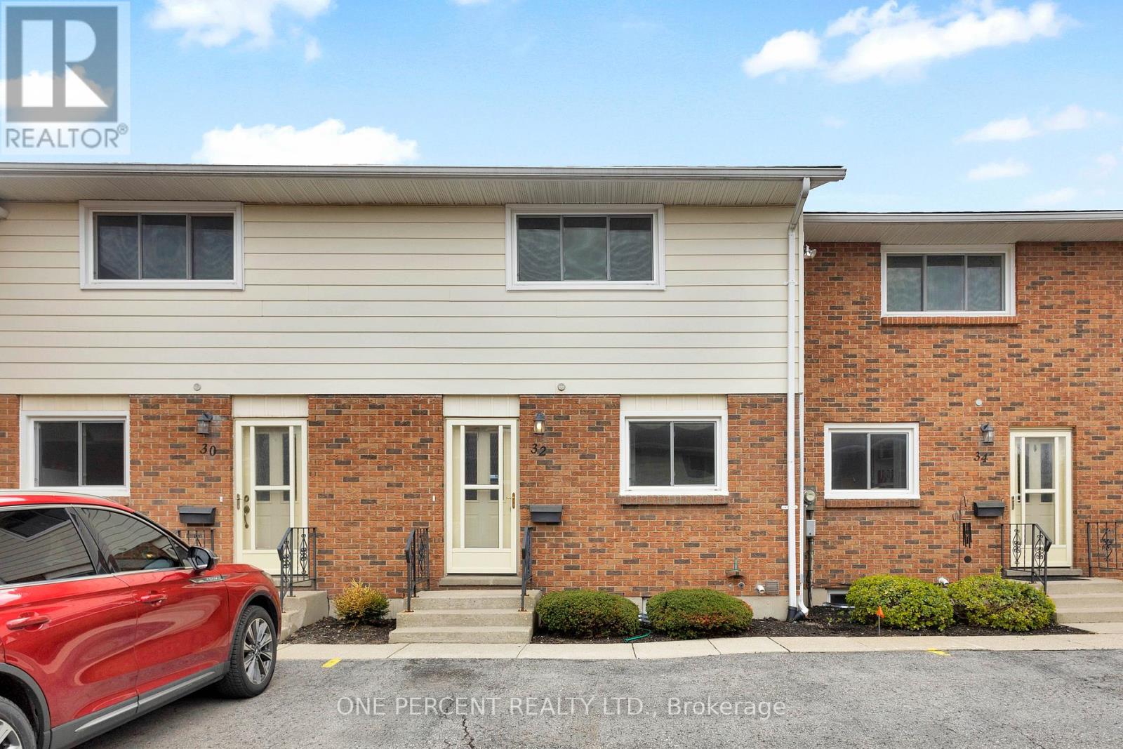 32 MONTCLAIR CRESCENT - 1