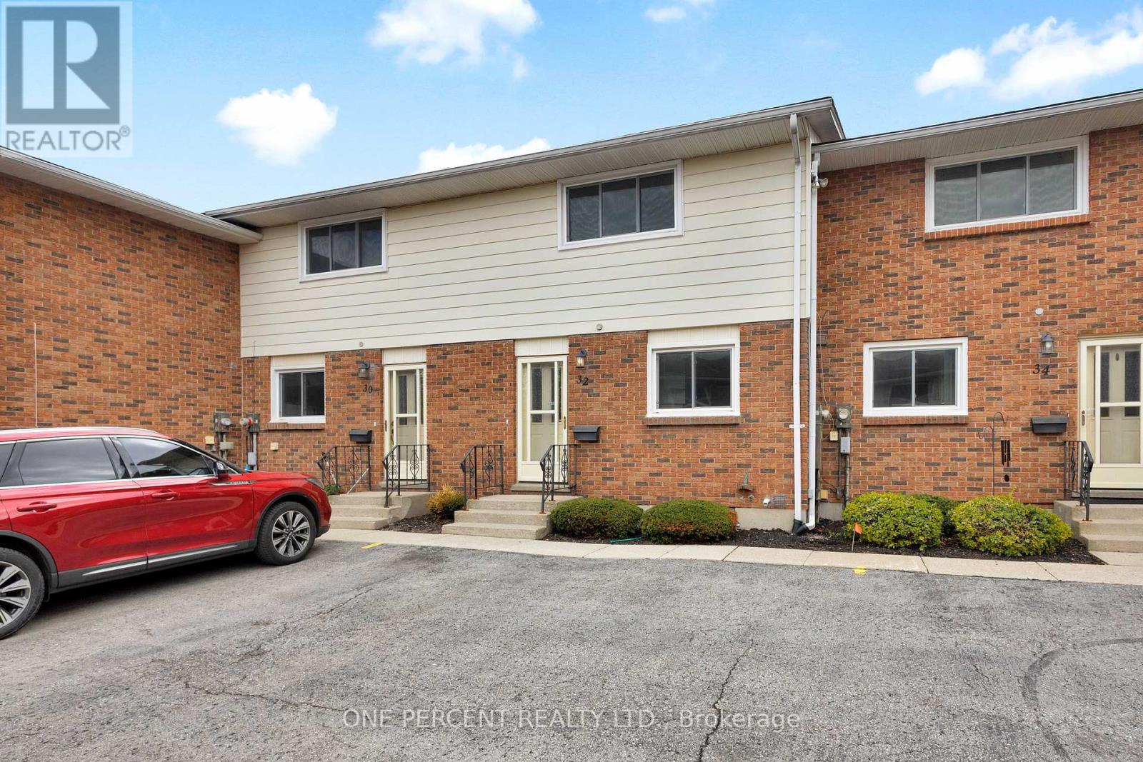 32 MONTCLAIR CRESCENT - 2