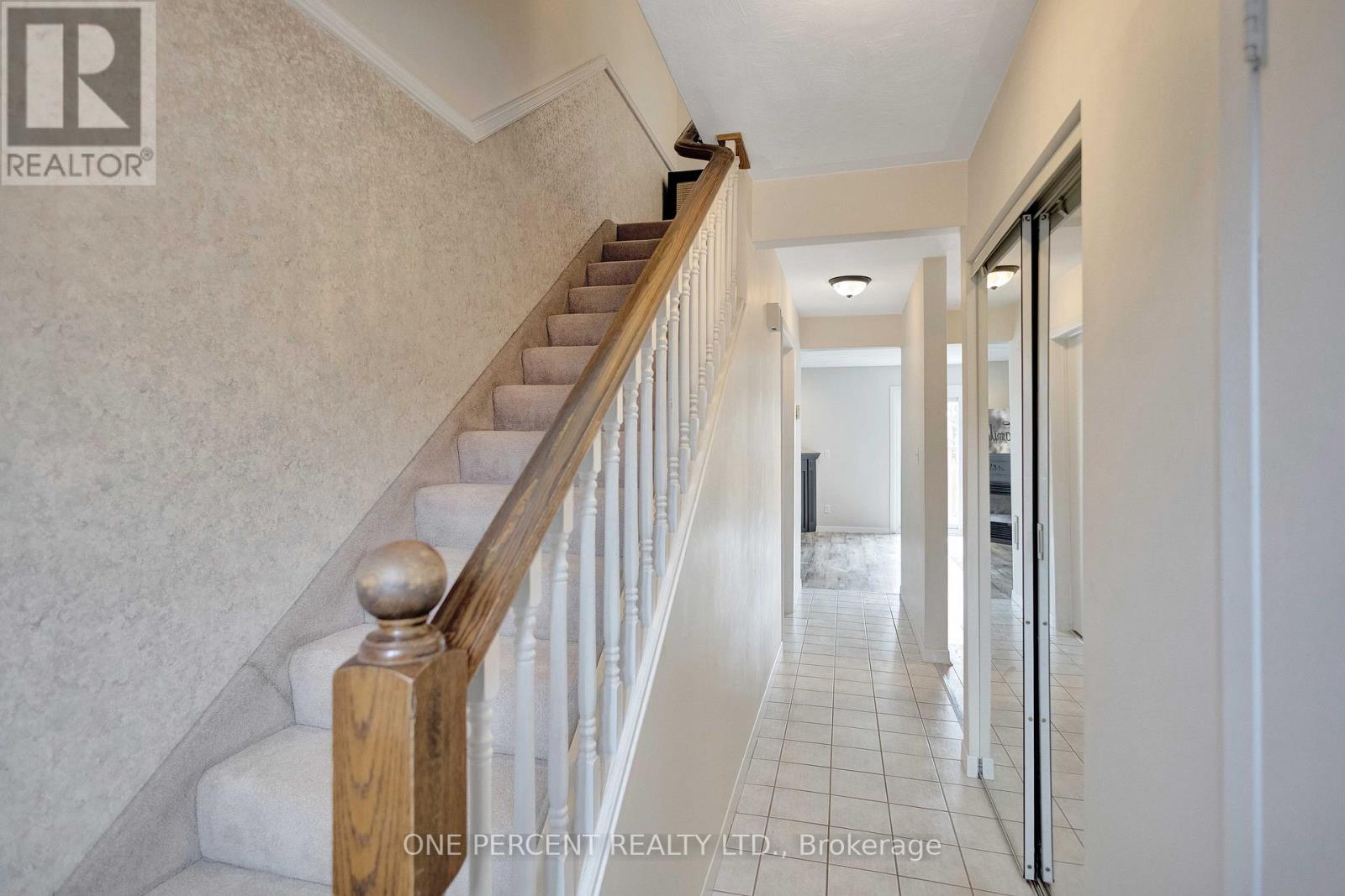 32 MONTCLAIR CRESCENT - 3