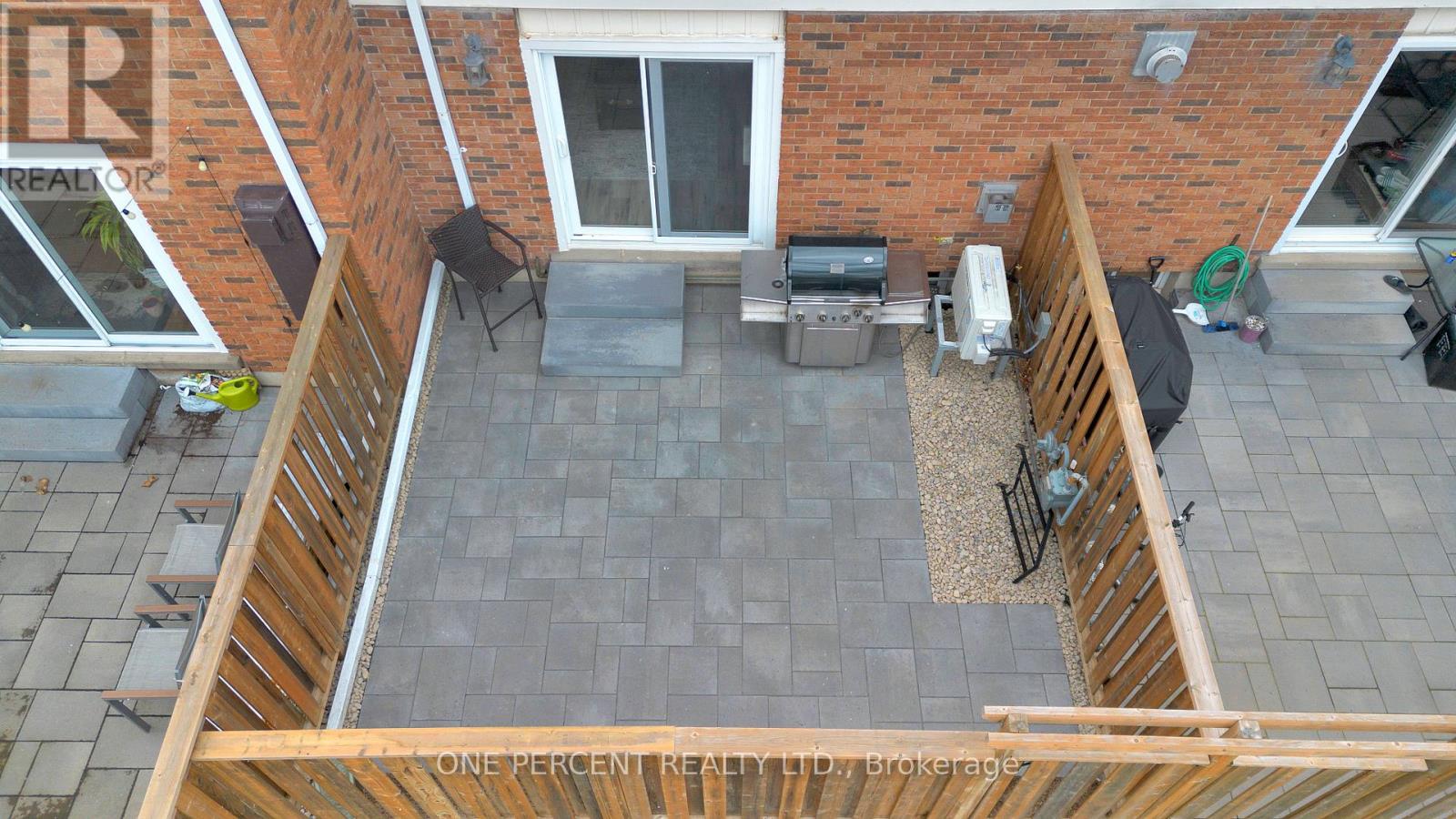 32 MONTCLAIR CRESCENT - 34
