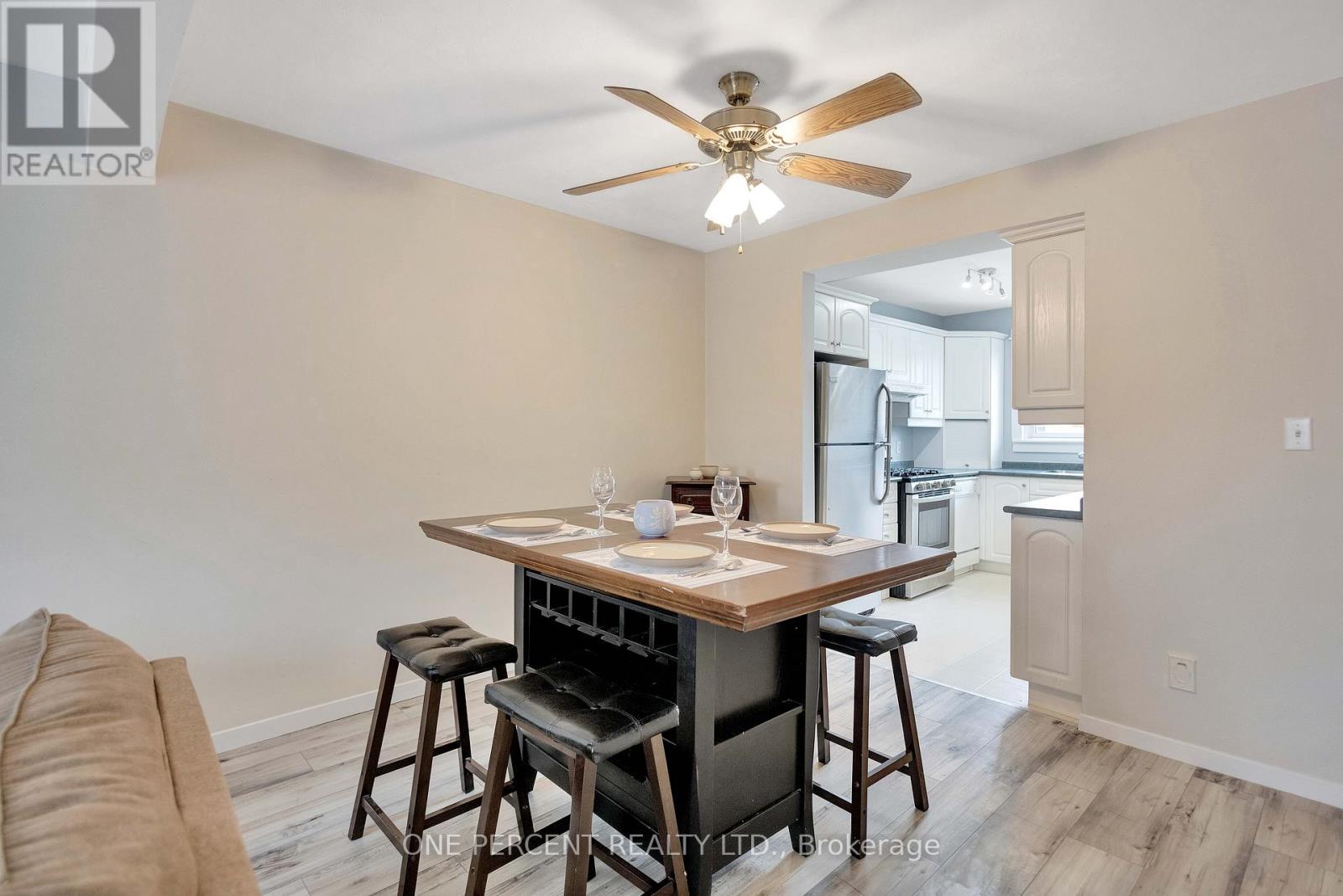 32 MONTCLAIR CRESCENT - 4