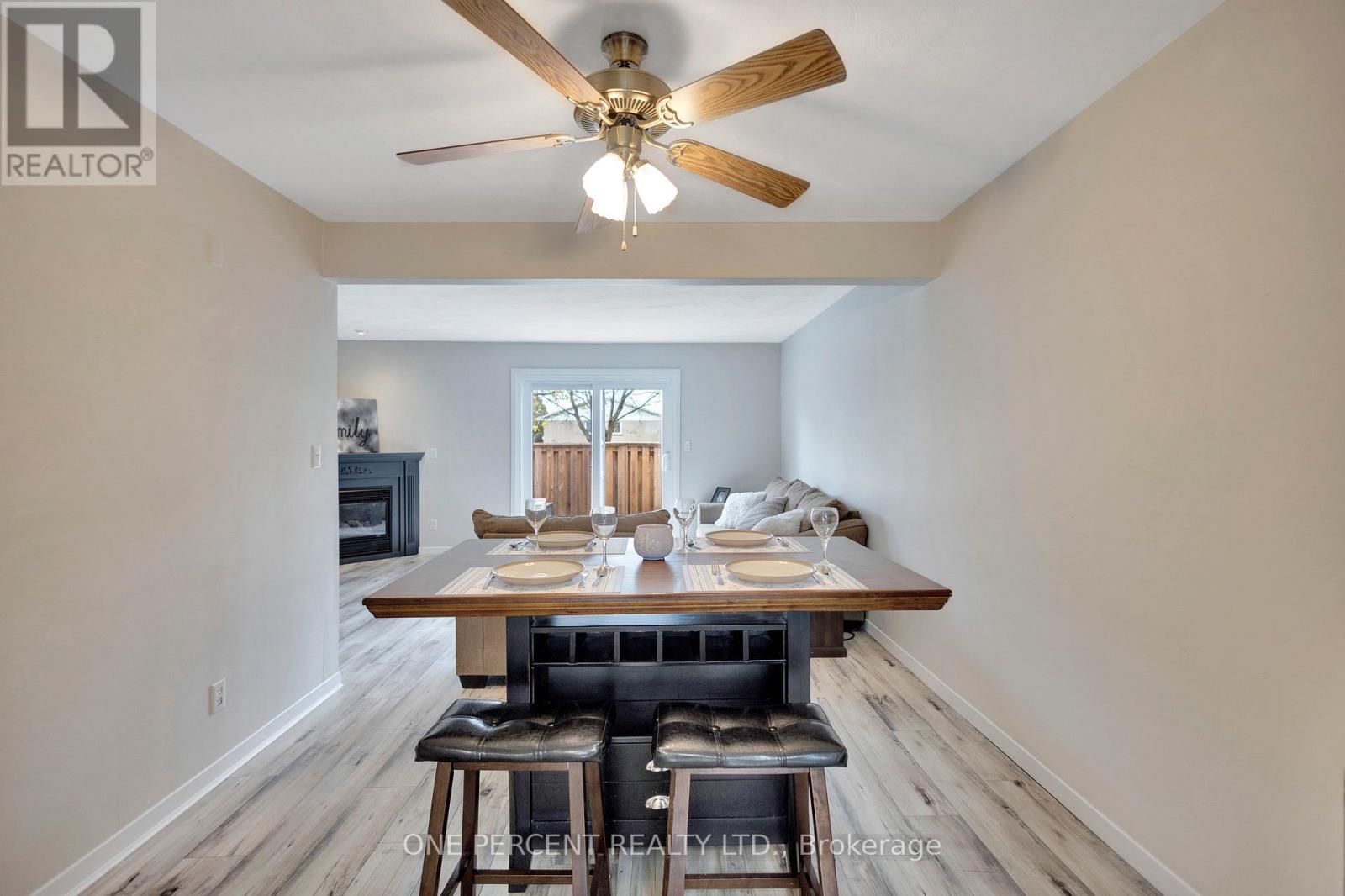 32 MONTCLAIR CRESCENT - 6