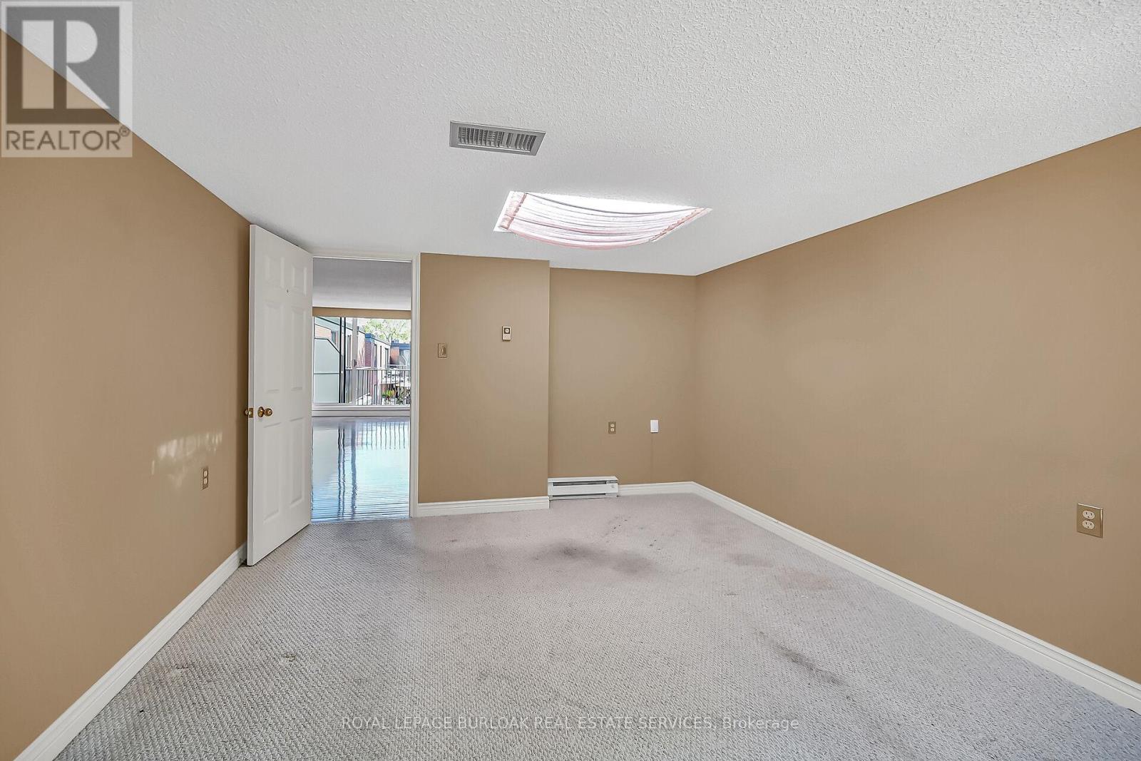 #PH1 150 WILSON STREET W - 29