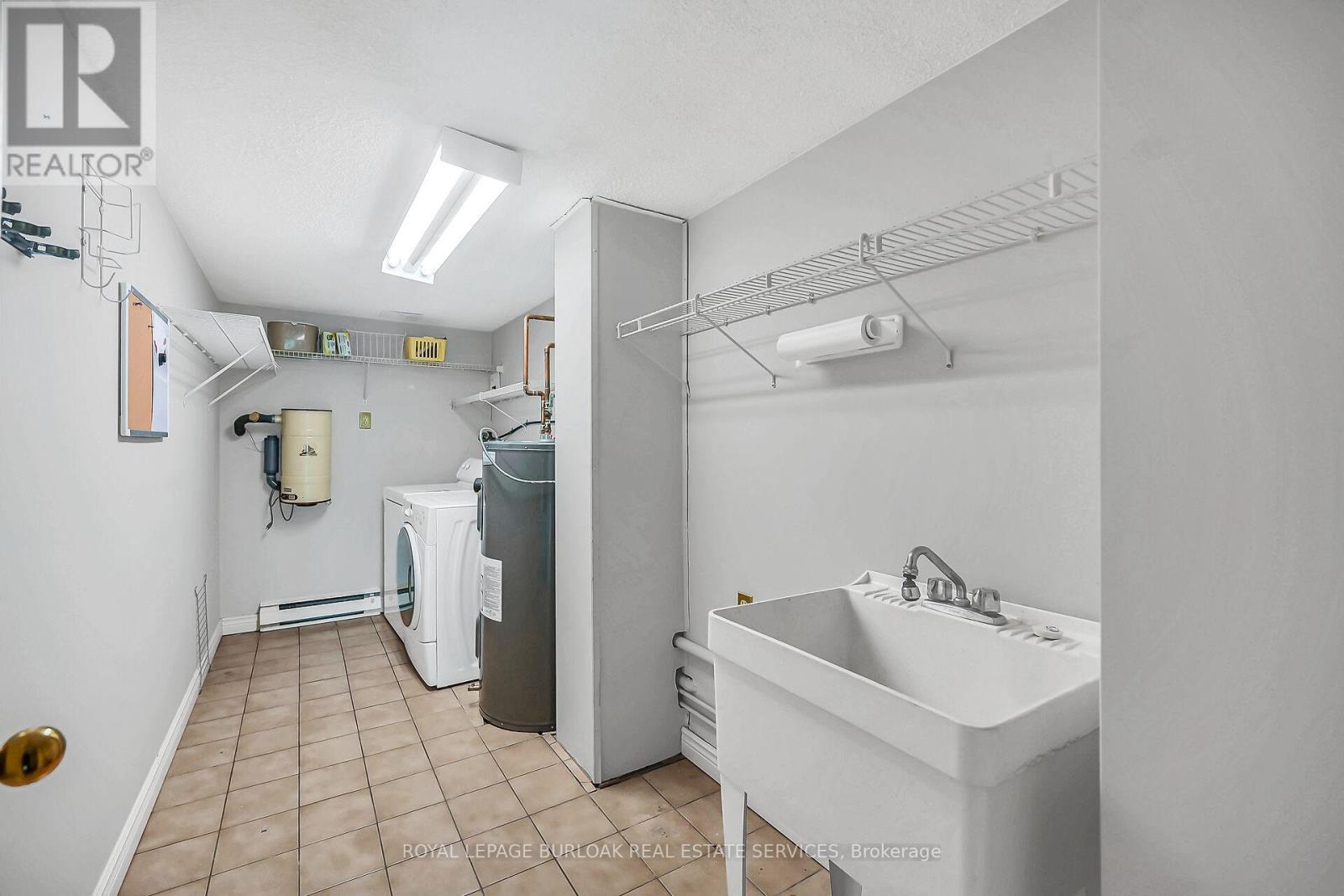 #PH1 150 WILSON STREET W - 32