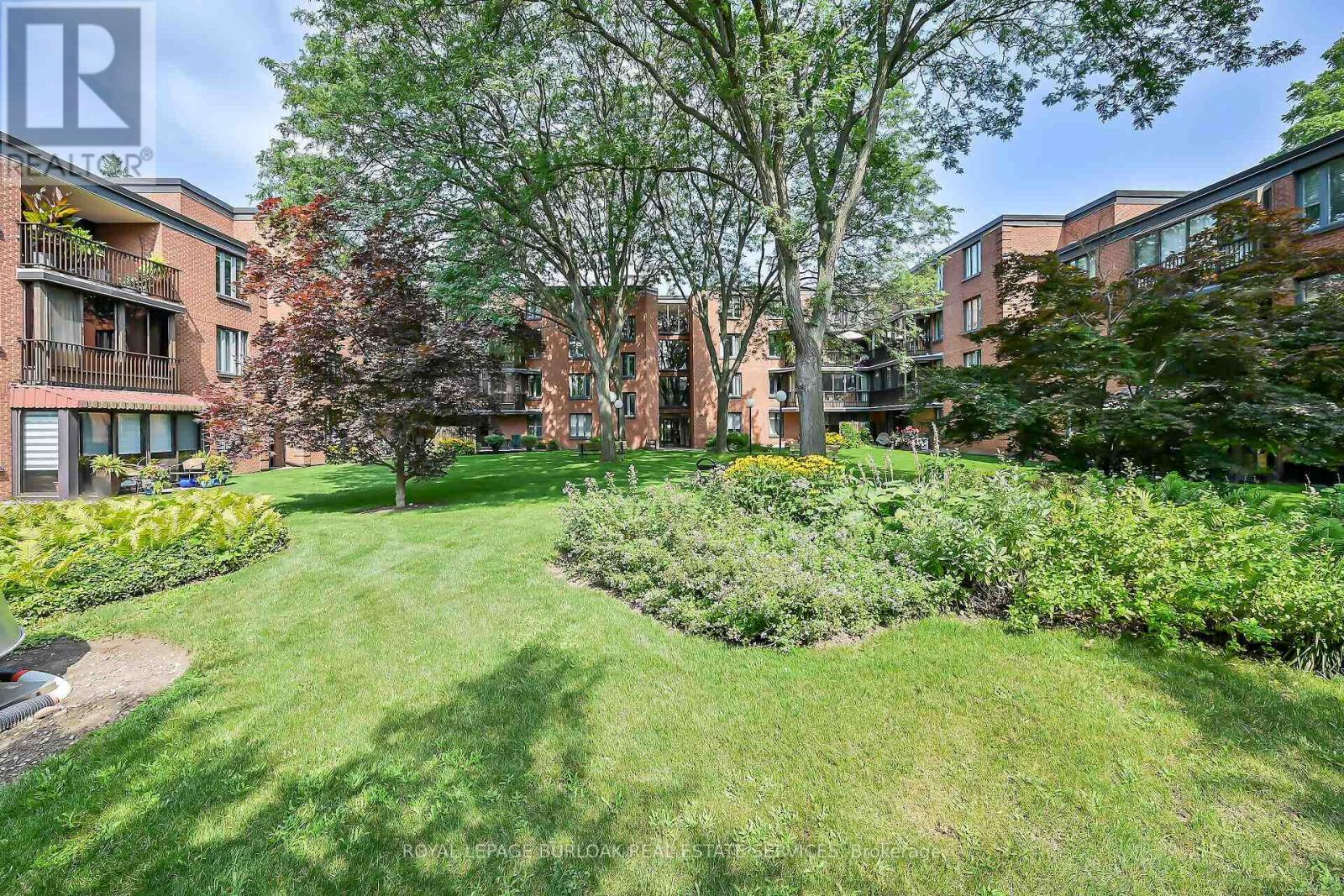 #PH1 150 WILSON STREET W - 42
