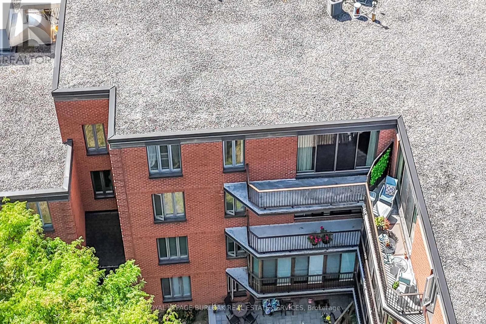 #PH1 150 WILSON STREET W - 45