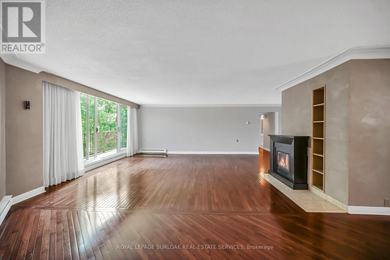 #PH1 150 WILSON STREET W - 5