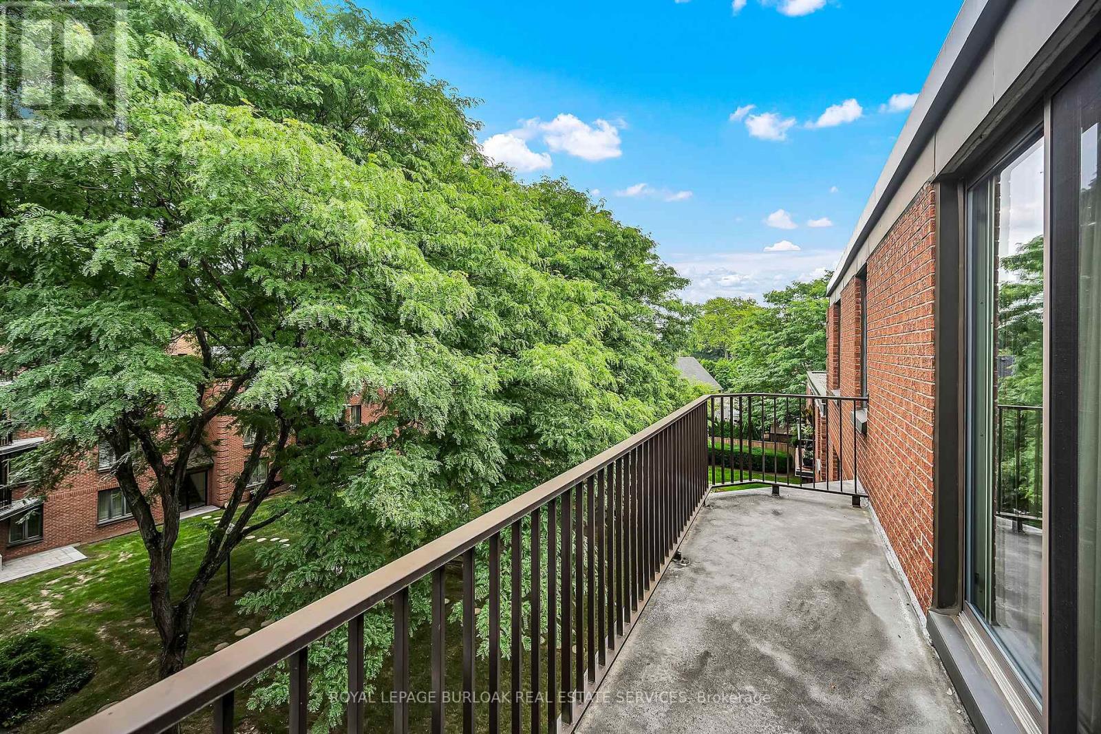 #PH1 150 WILSON STREET W - 50