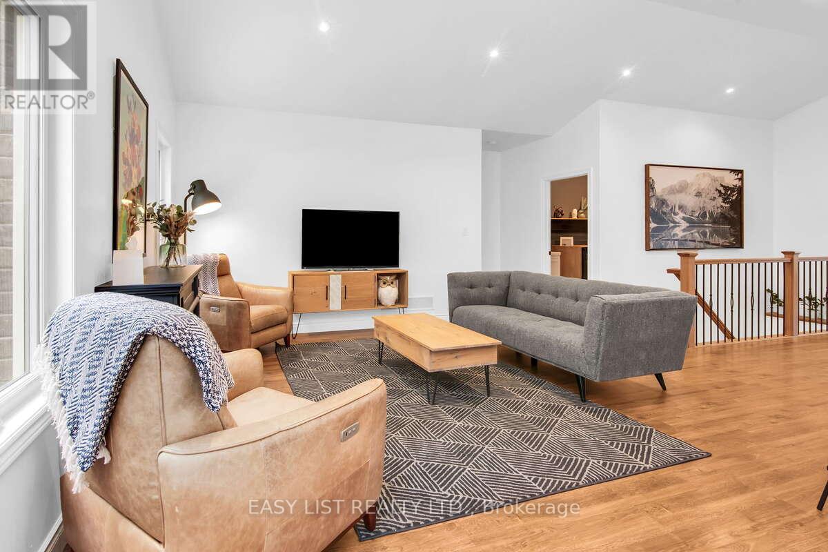 86 ROYAL GALA DRIVE - 13