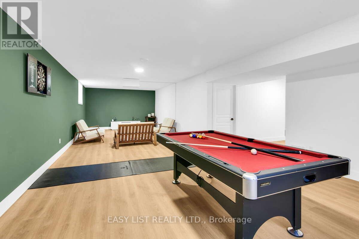 86 ROYAL GALA DRIVE - 33