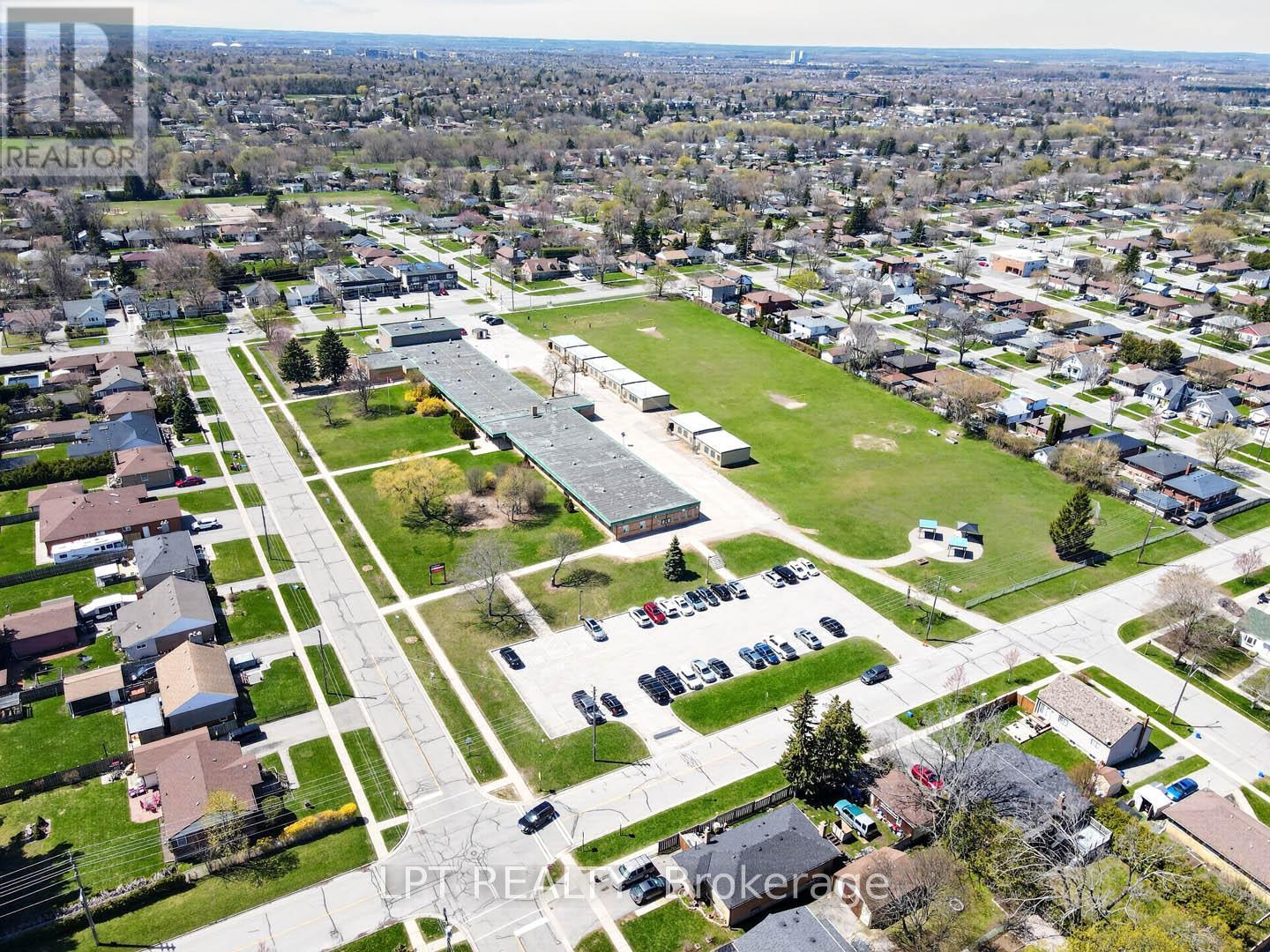 340 FAIRLAWN STREET - 44