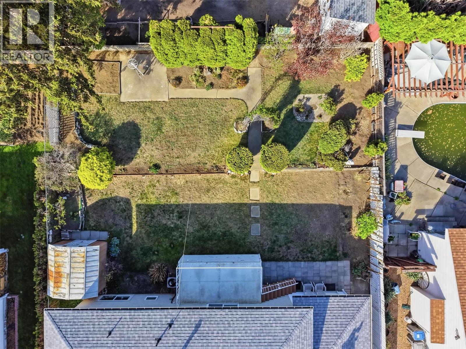 750 STEWART Avenue - 2