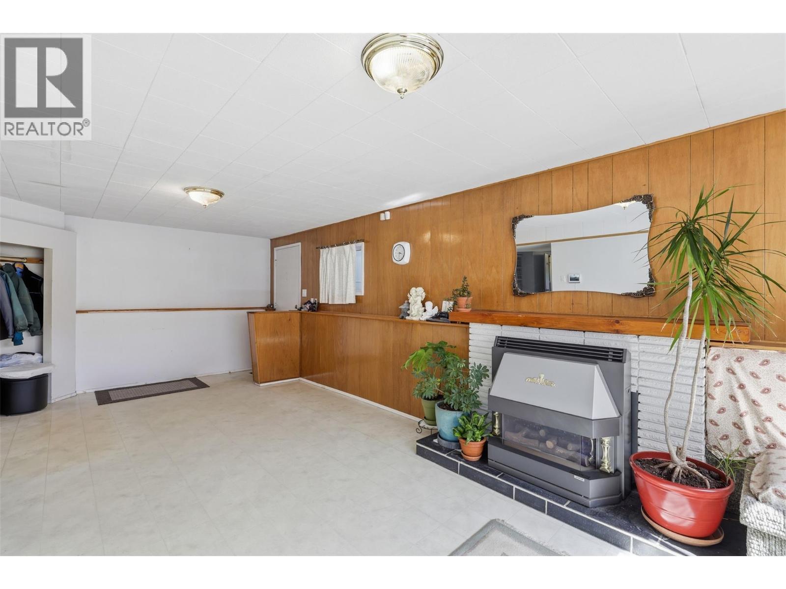 750 STEWART Avenue - 34