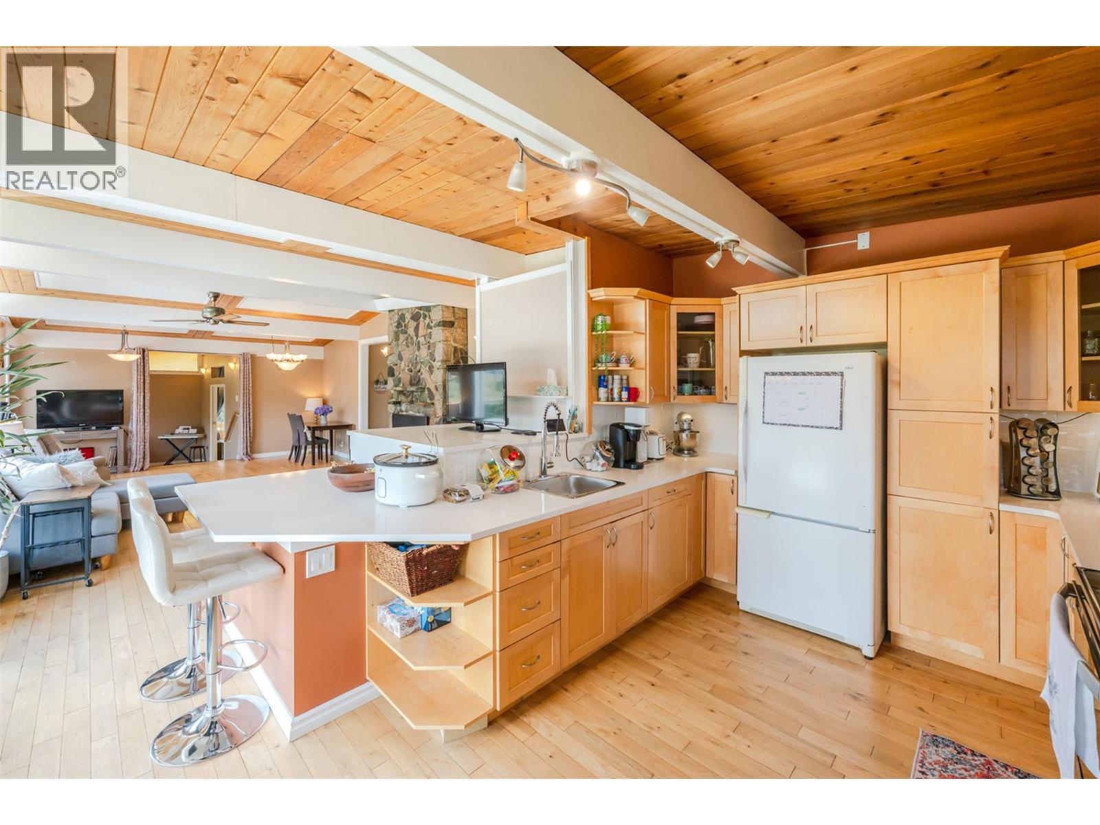 311 SUNGLO Drive, Penticton