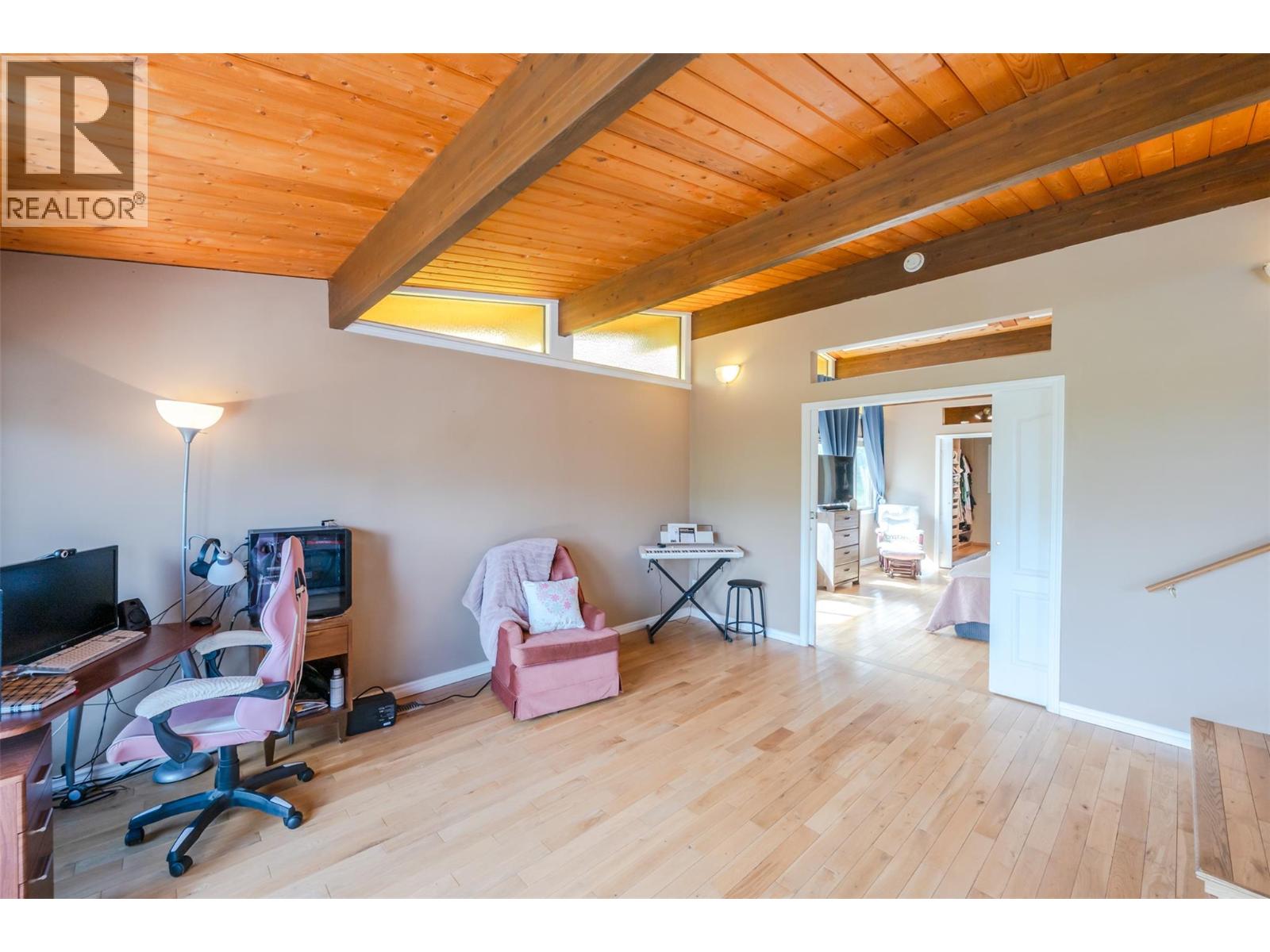 311 SUNGLO Drive, Penticton