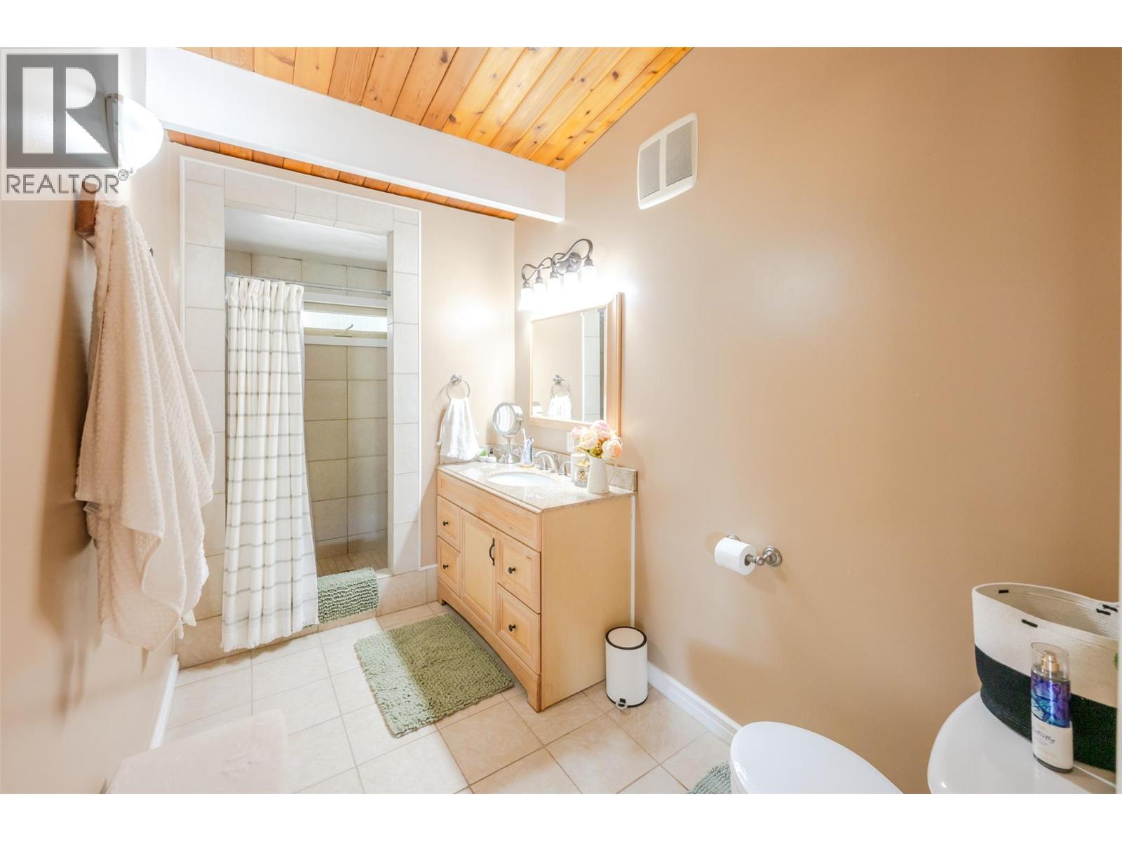 311 SUNGLO Drive, Penticton