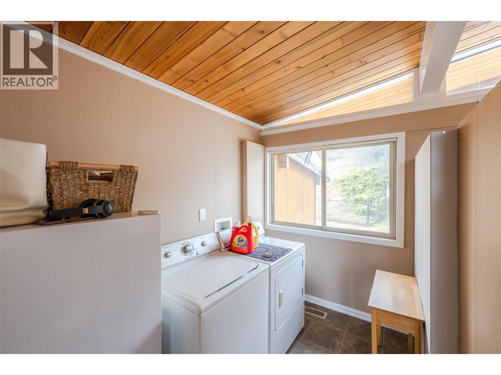 311 SUNGLO Drive, Penticton