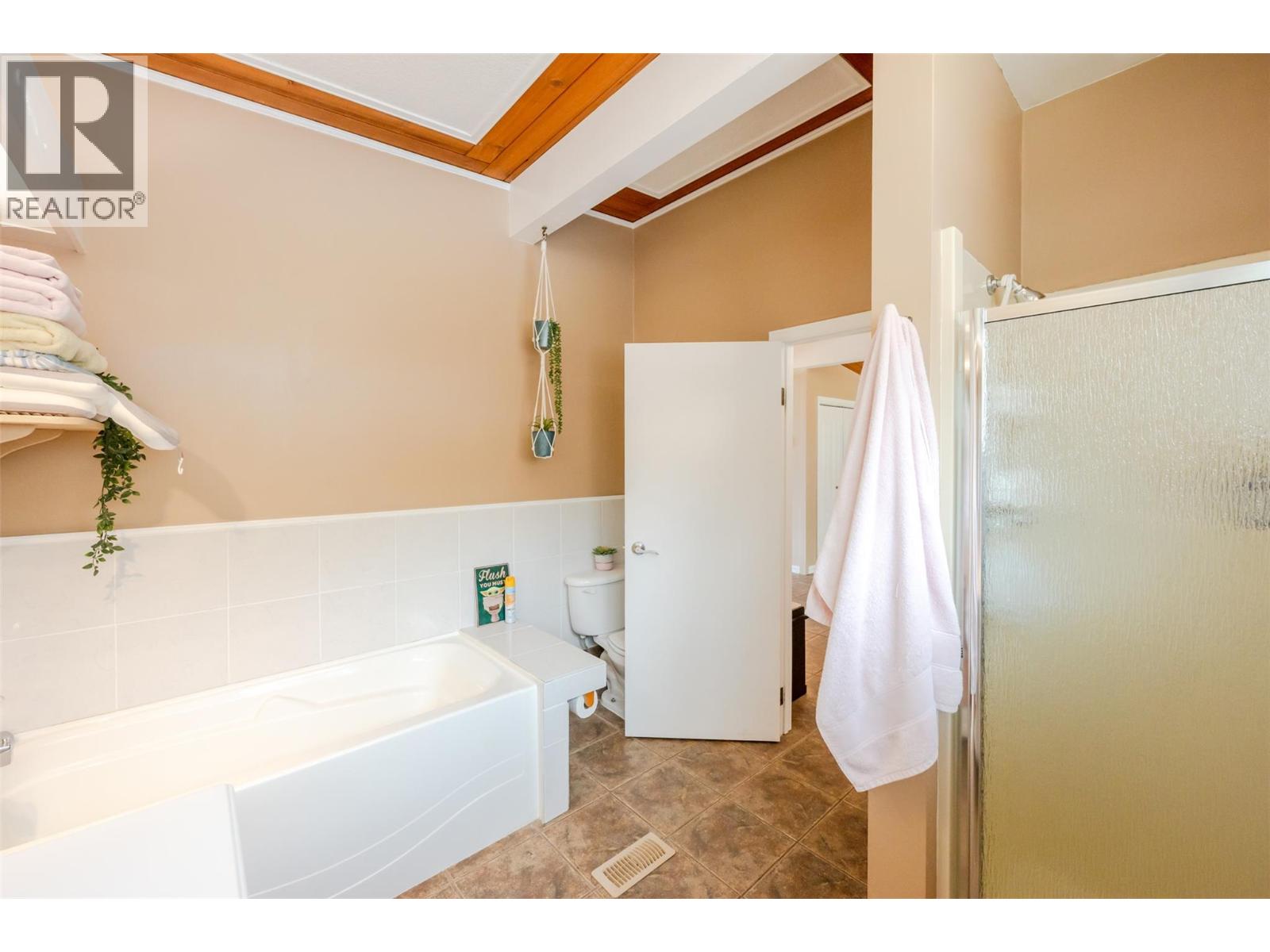 311 SUNGLO Drive, Penticton