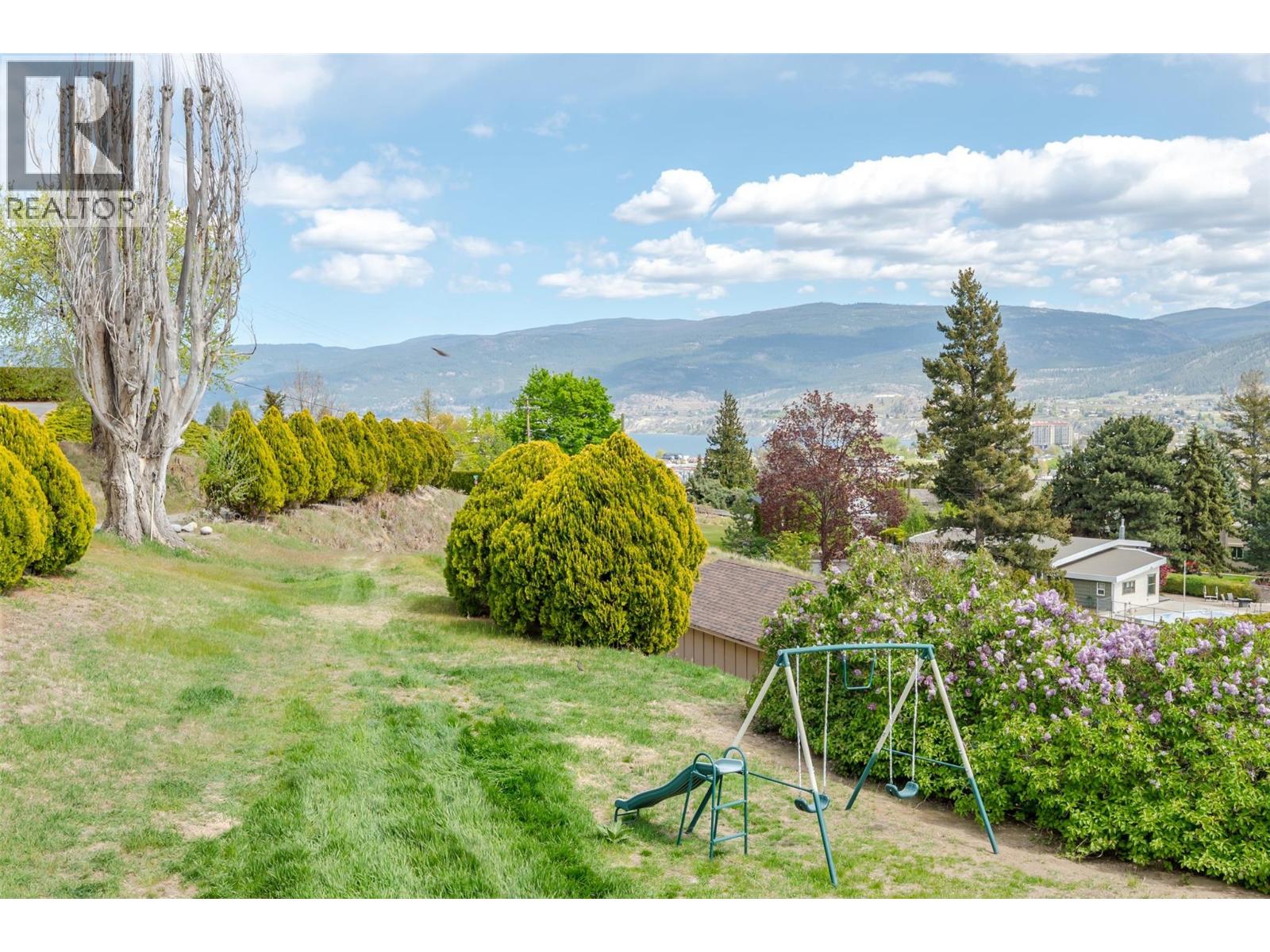 311 SUNGLO Drive, Penticton
