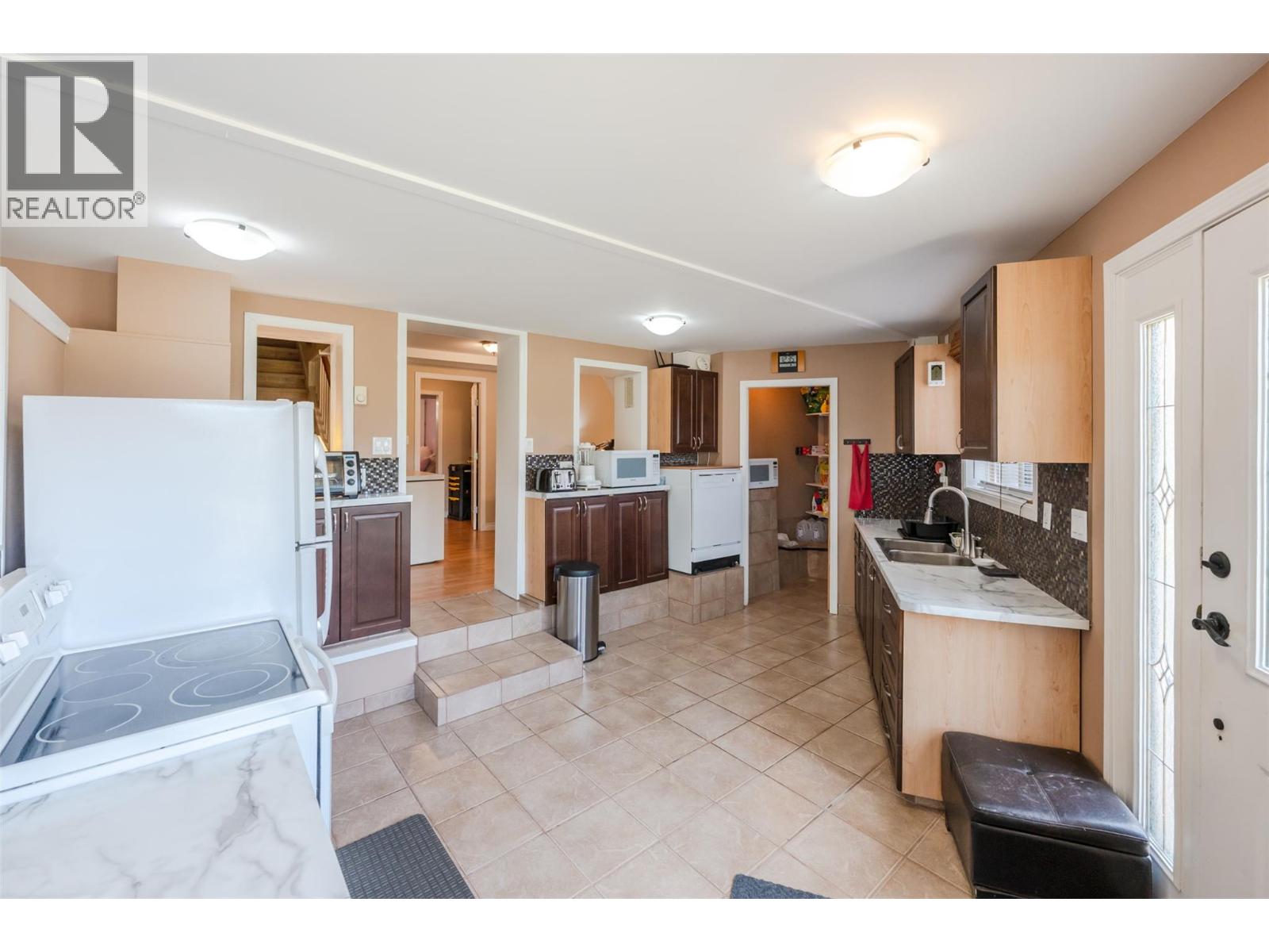 311 SUNGLO Drive, Penticton