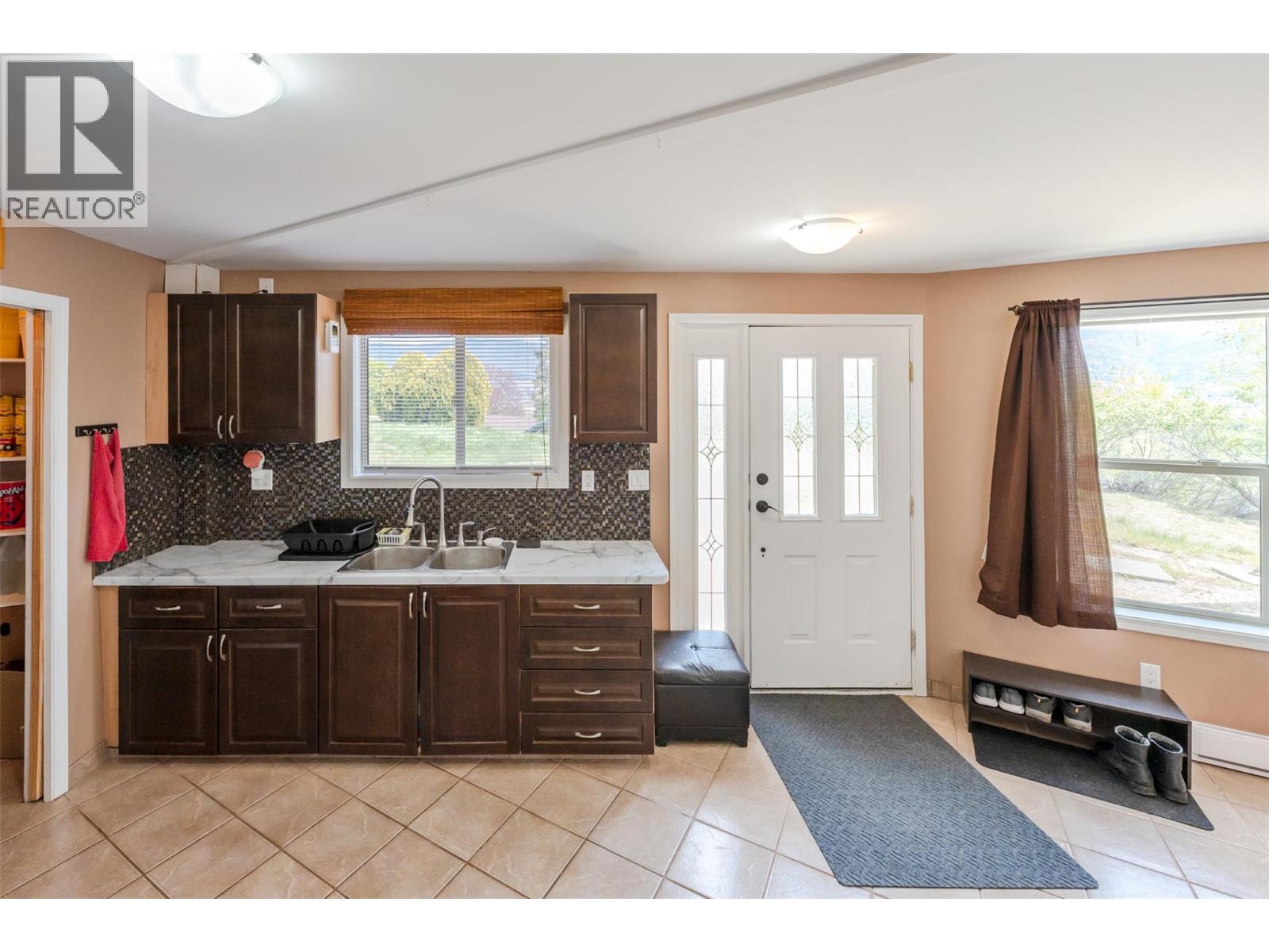 311 SUNGLO Drive, Penticton