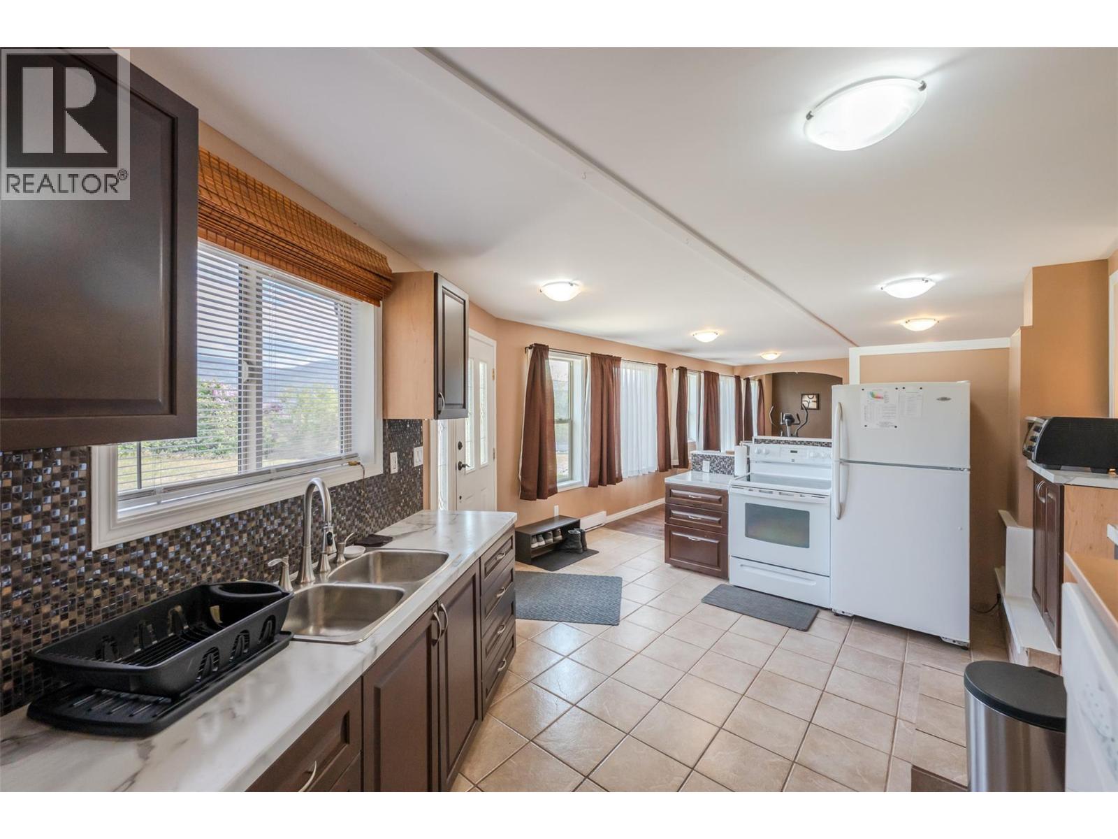 311 SUNGLO Drive, Penticton