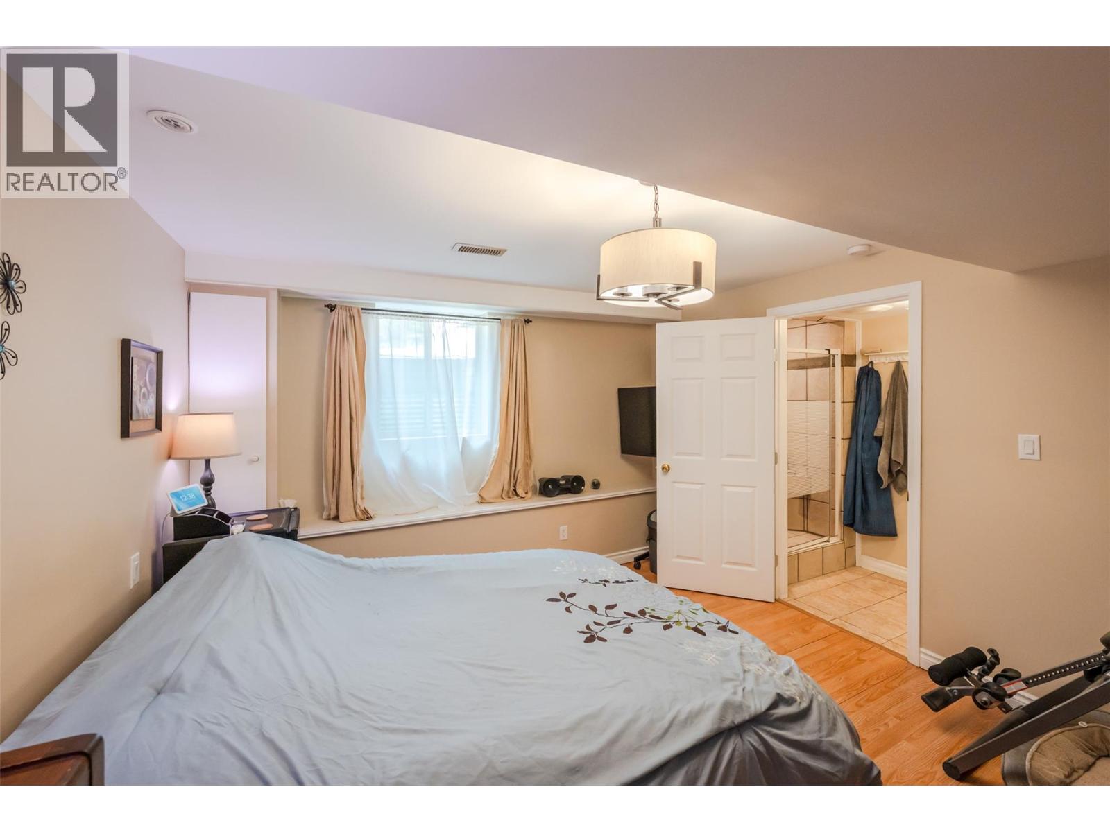 311 SUNGLO Drive, Penticton