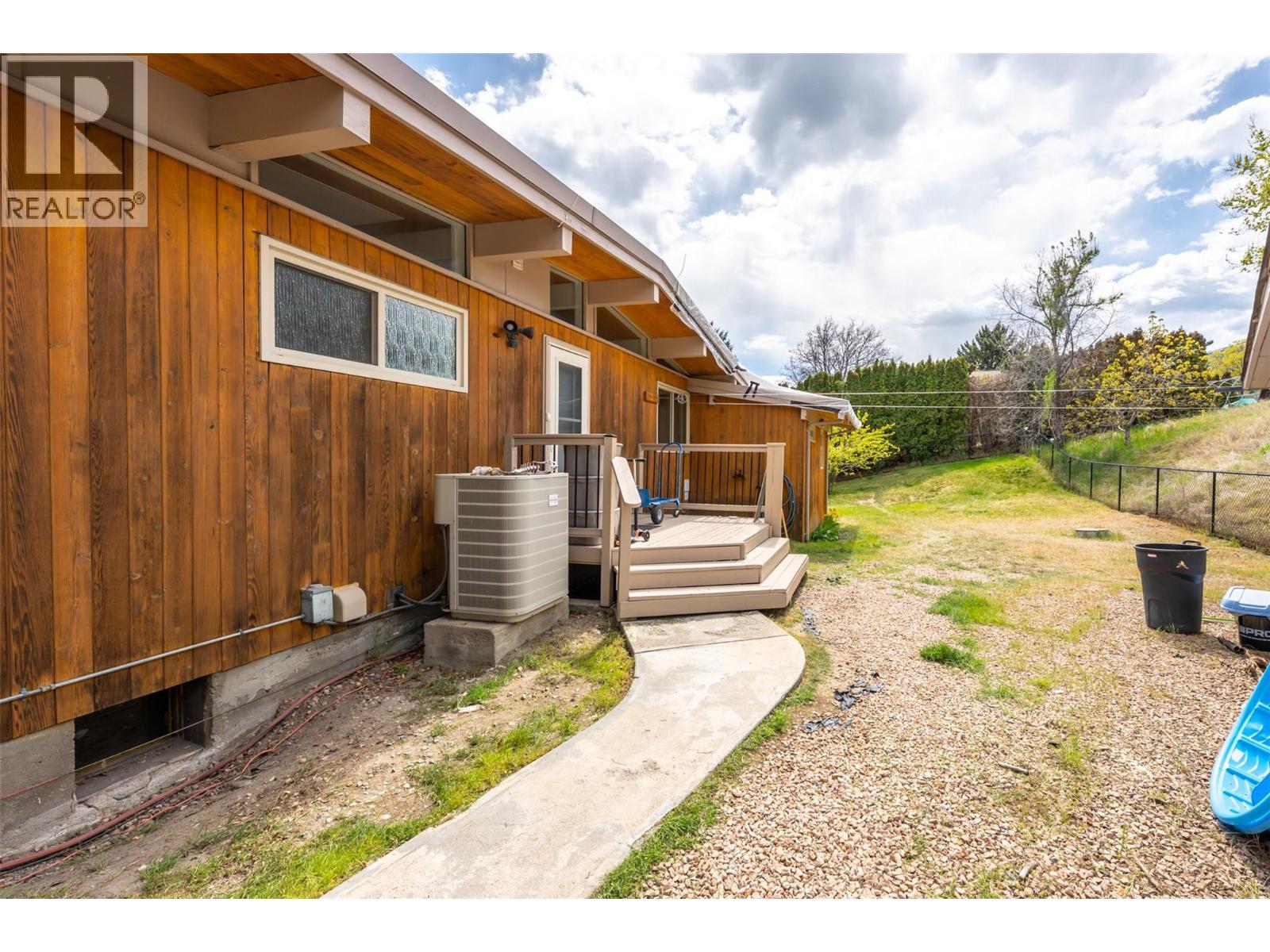 311 SUNGLO Drive, Penticton