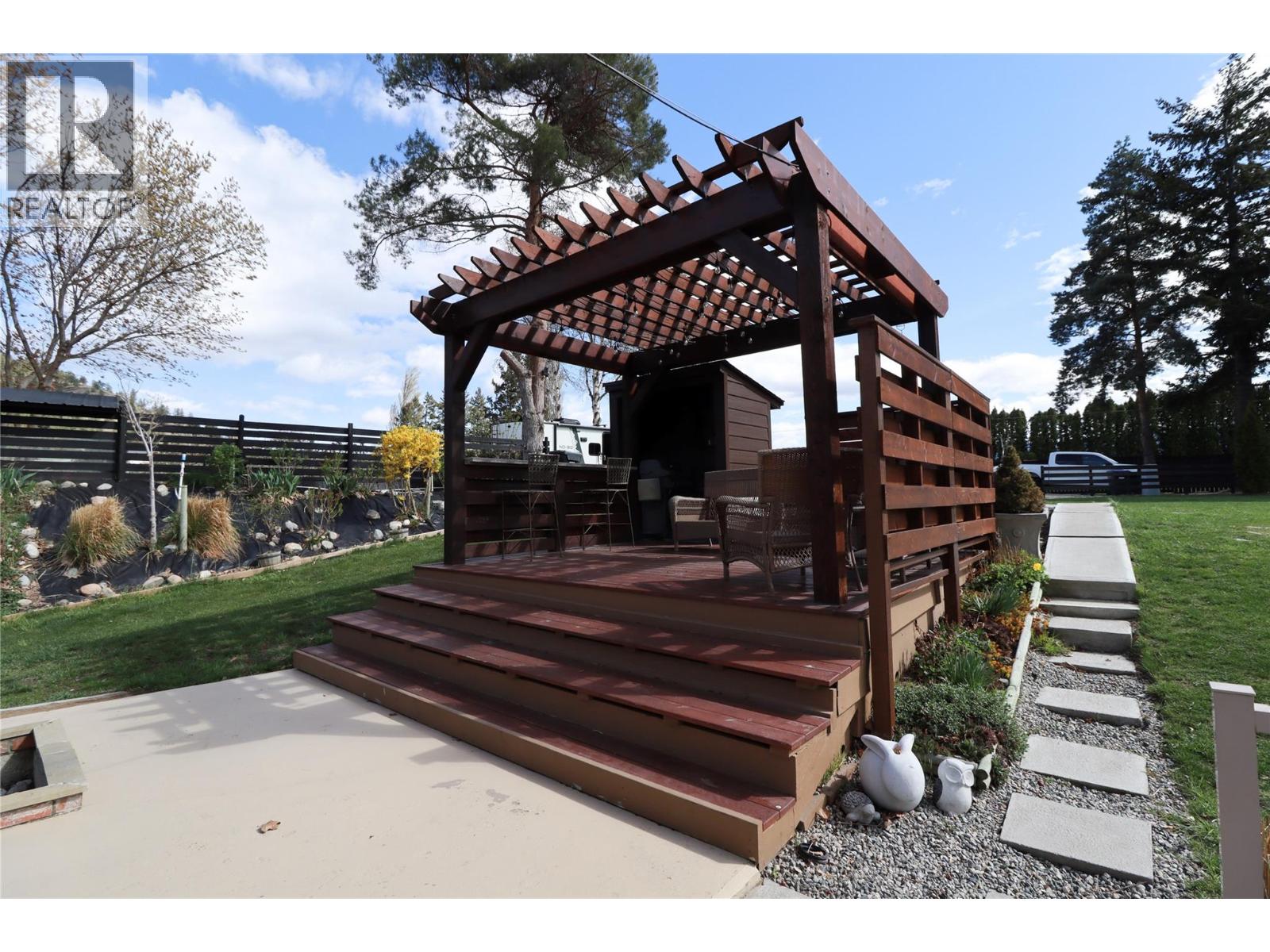 5816 Andrew Avenue, Summerland