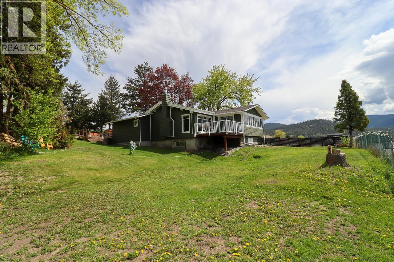 5816 Andrew Avenue, Summerland