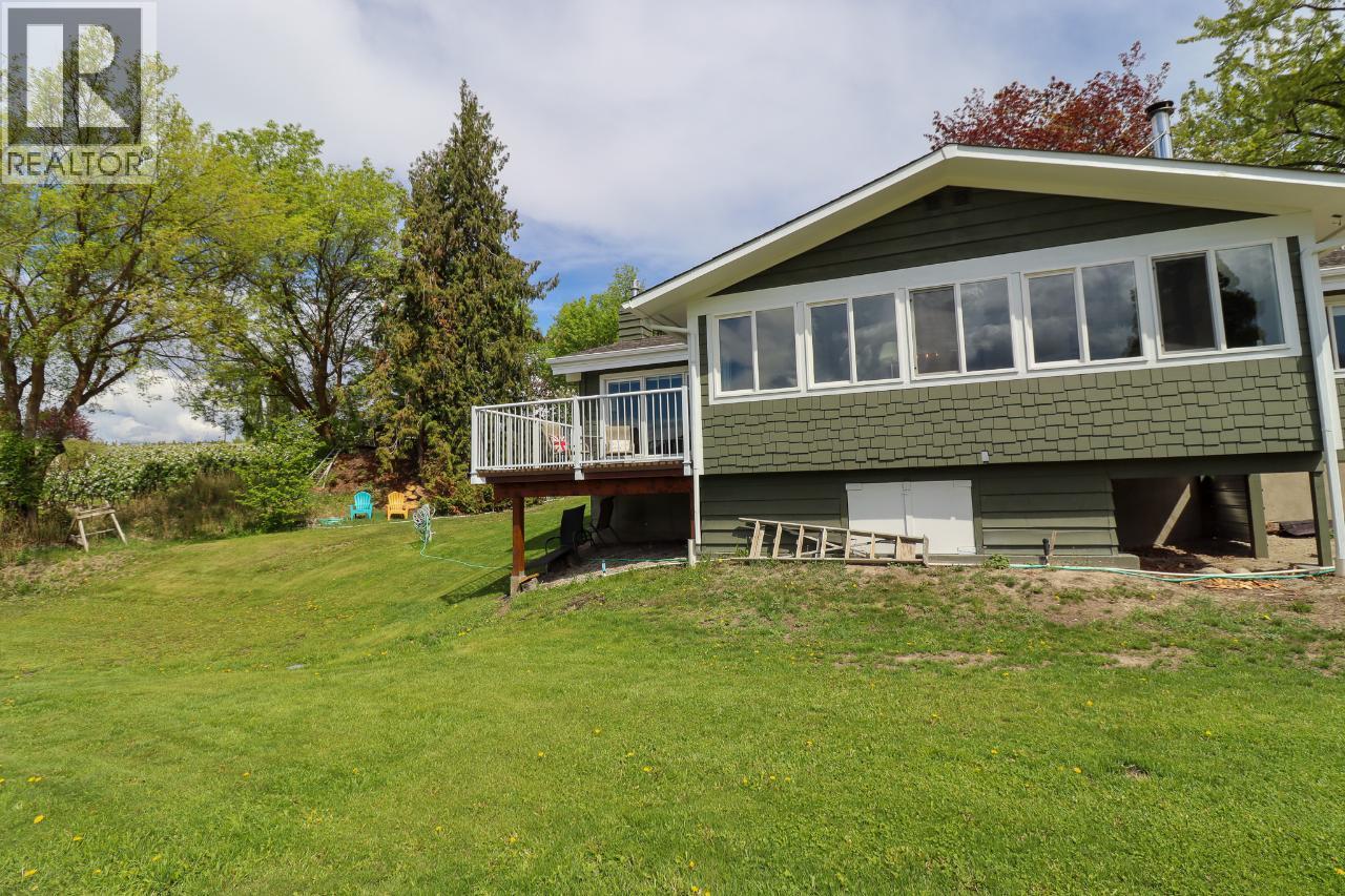 5816 Andrew Avenue, Summerland