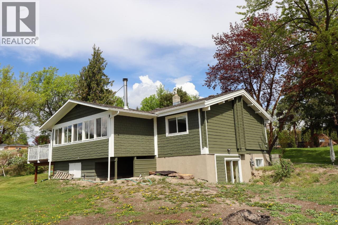 5816 Andrew Avenue, Summerland
