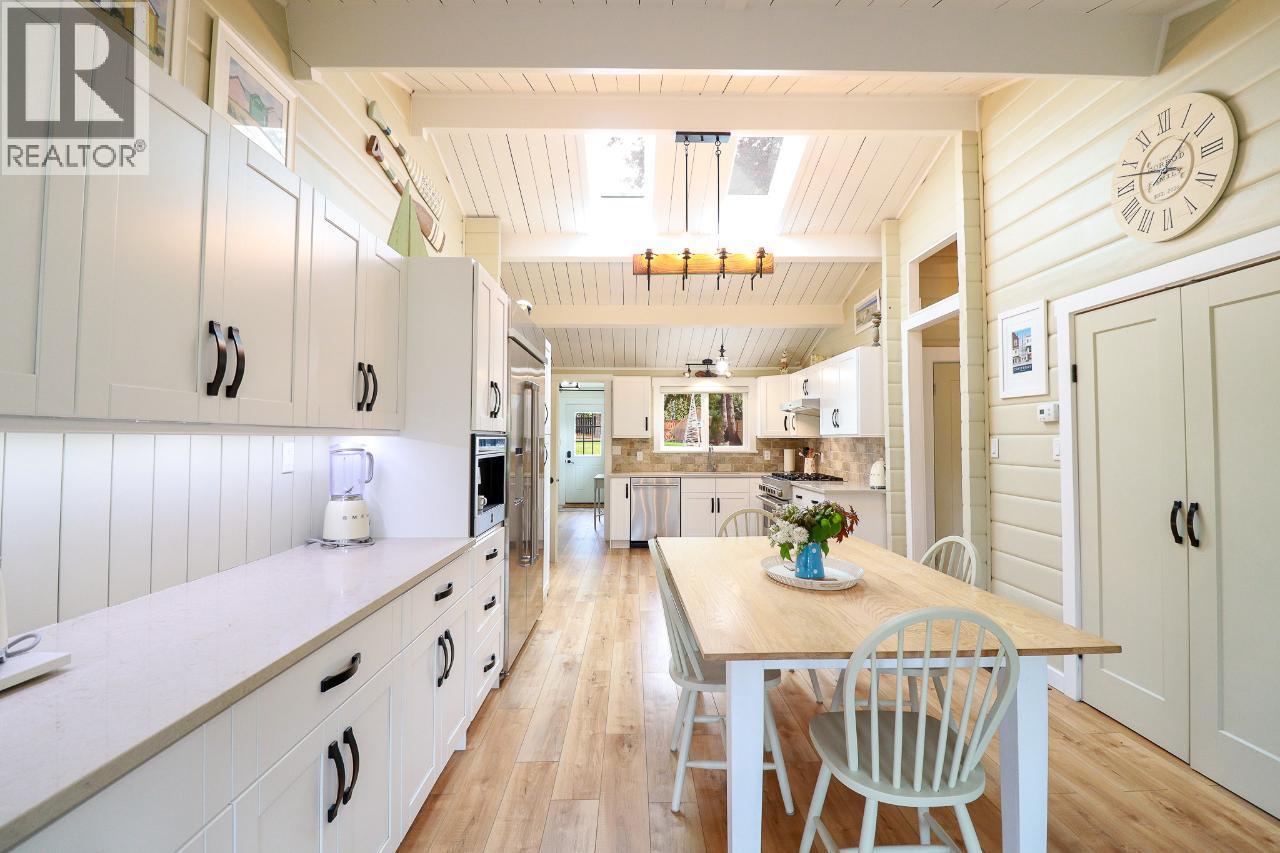 5816 Andrew Avenue, Summerland