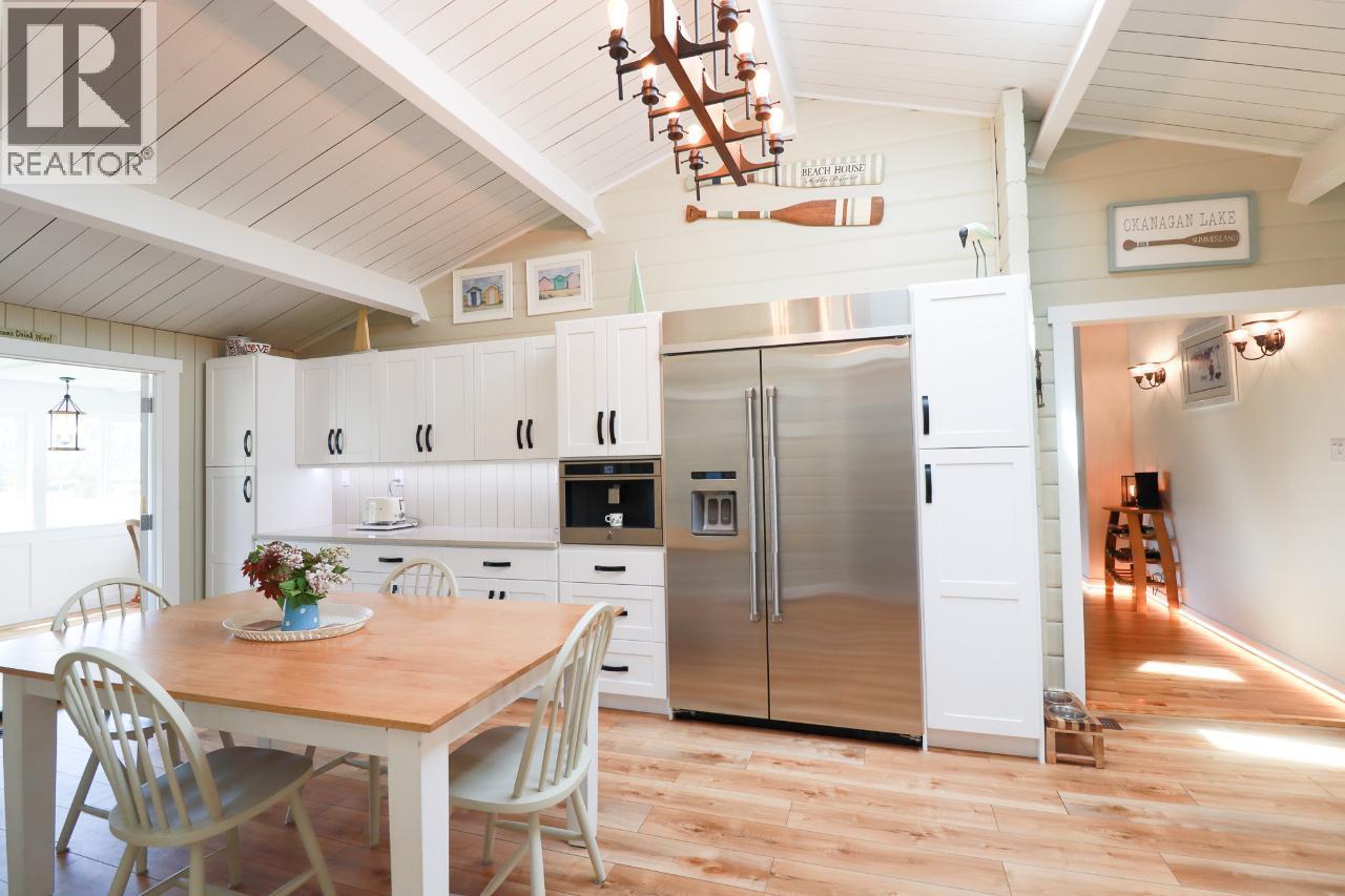 5816 Andrew Avenue, Summerland