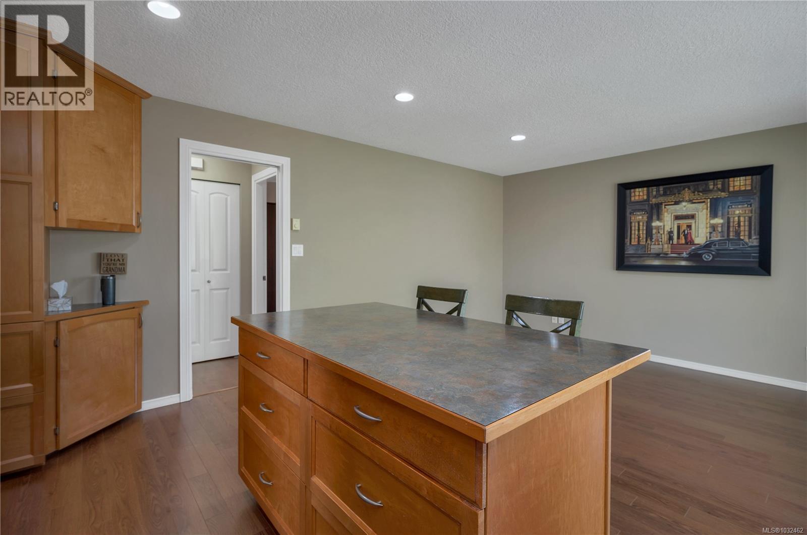 668 Garden Way - 4