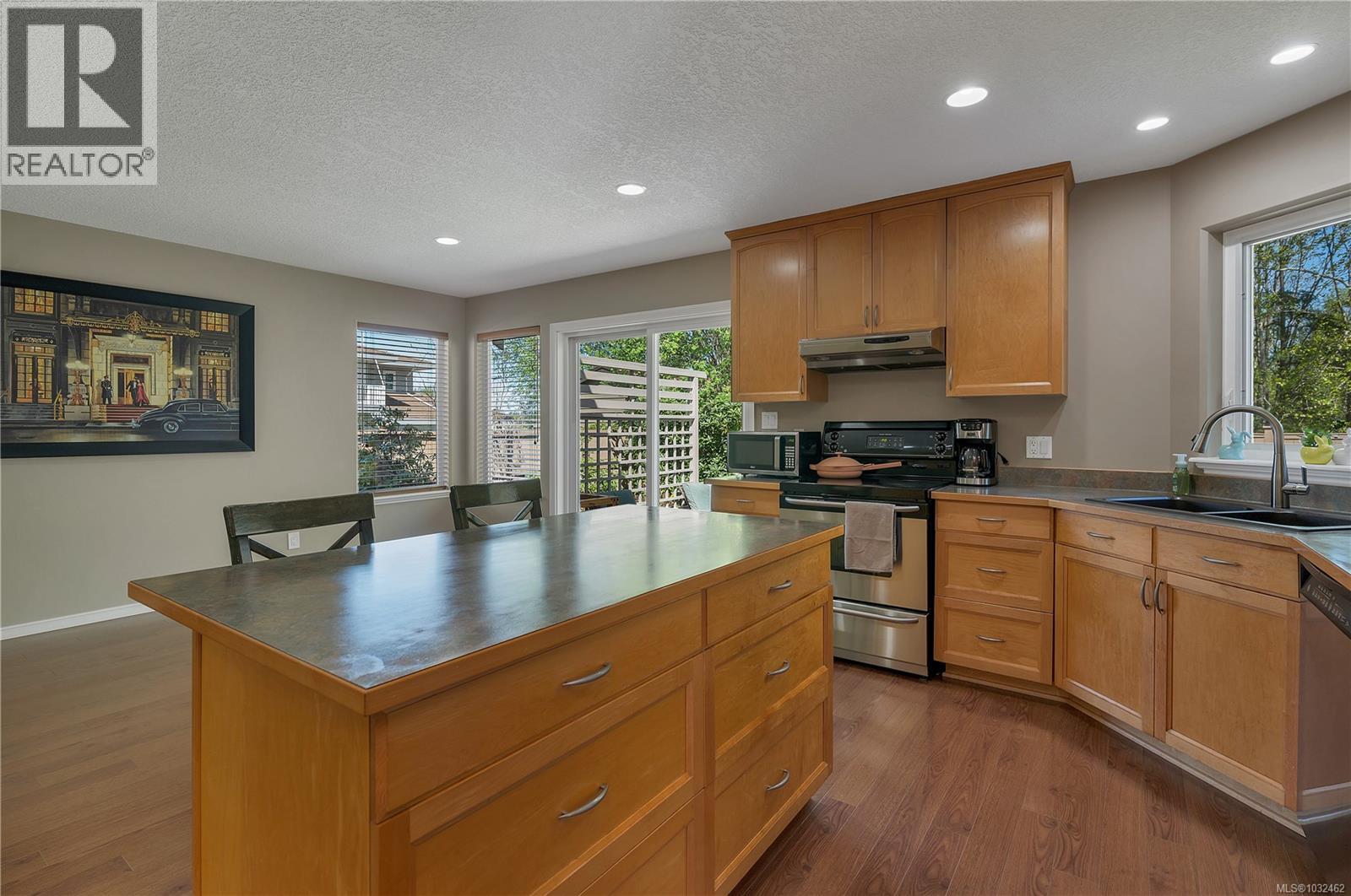 668 Garden Way - 3