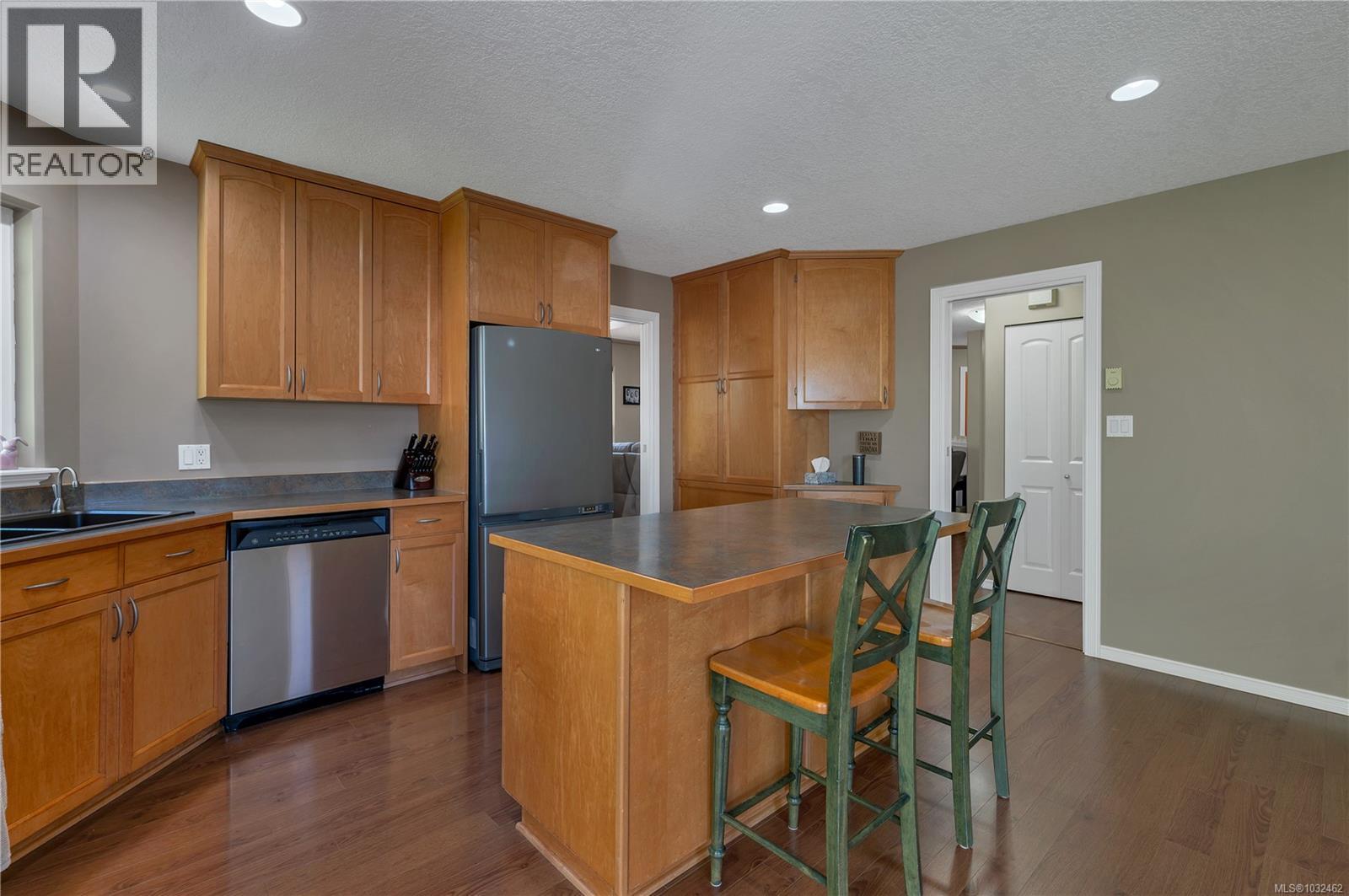 668 Garden Way - 5