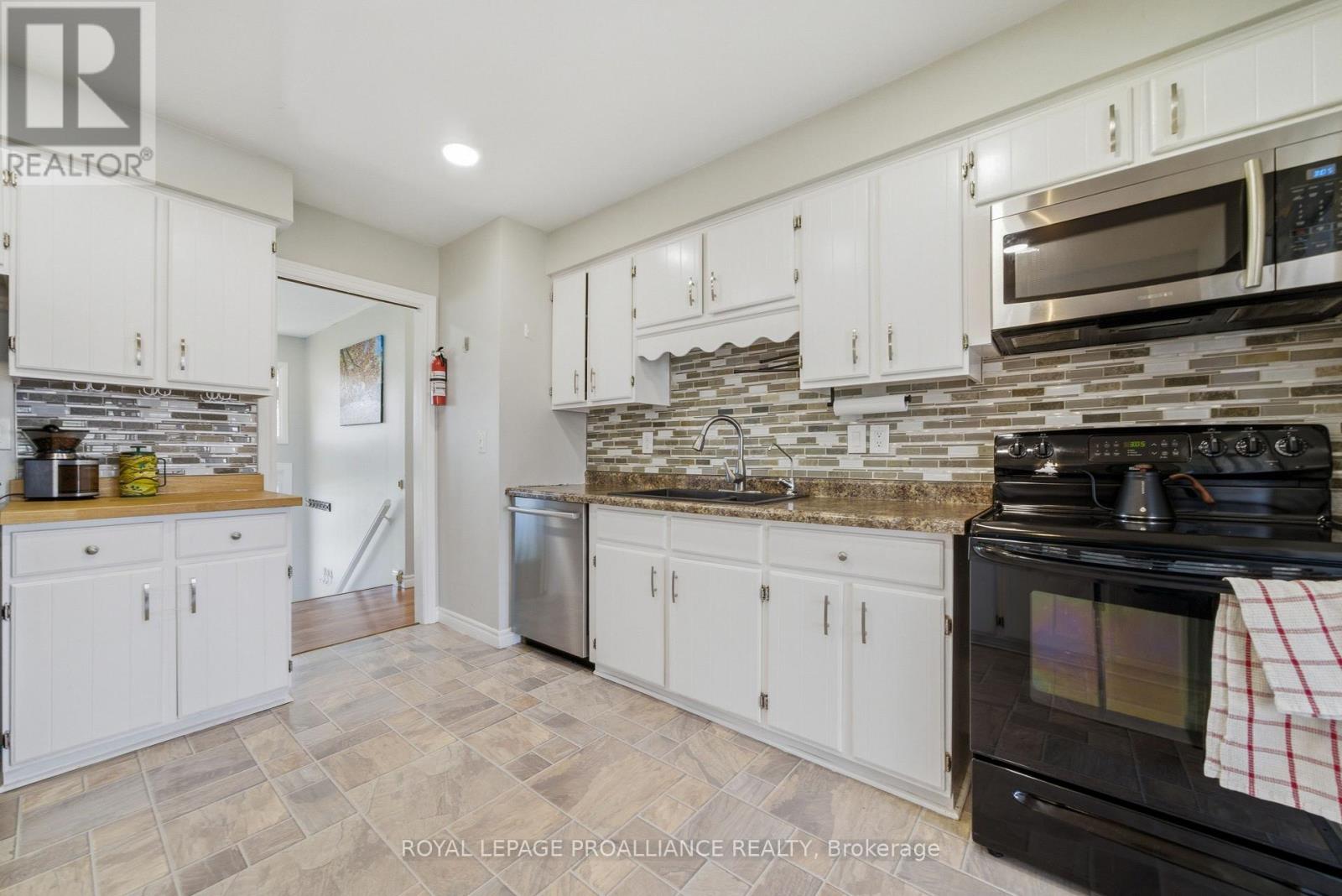 585 LESTER ROAD - 15