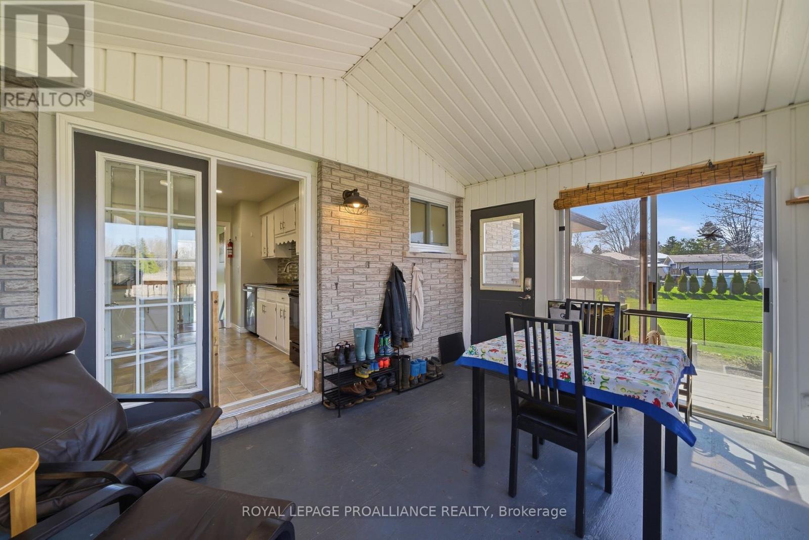 585 LESTER ROAD - 24