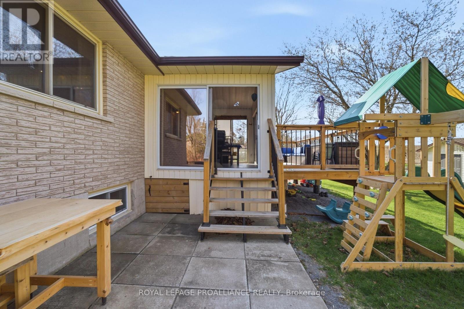585 LESTER ROAD - 39