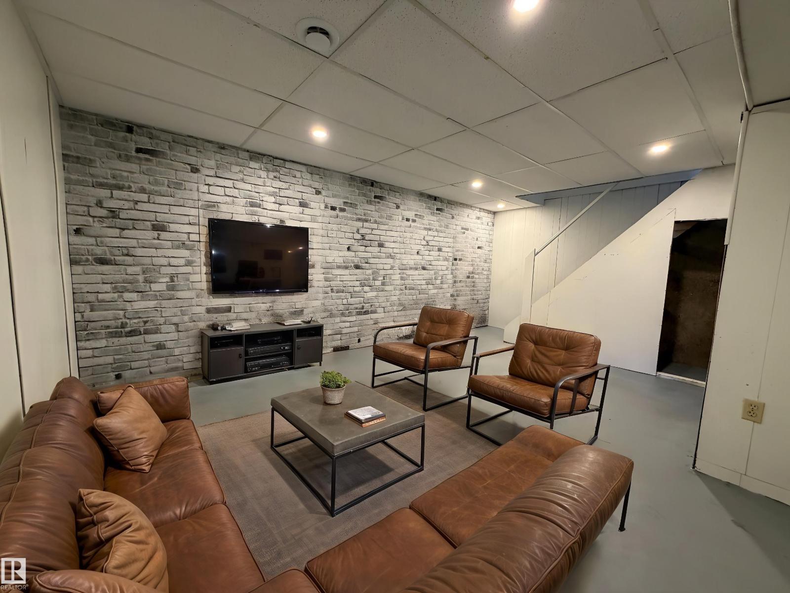 404 HERMITAGE RD NW, Edmonton