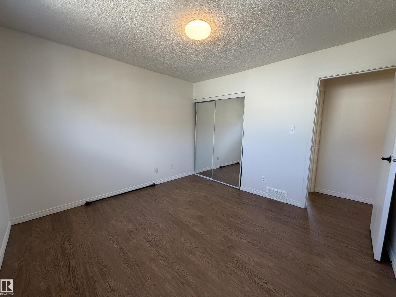 404 HERMITAGE RD NW, Edmonton