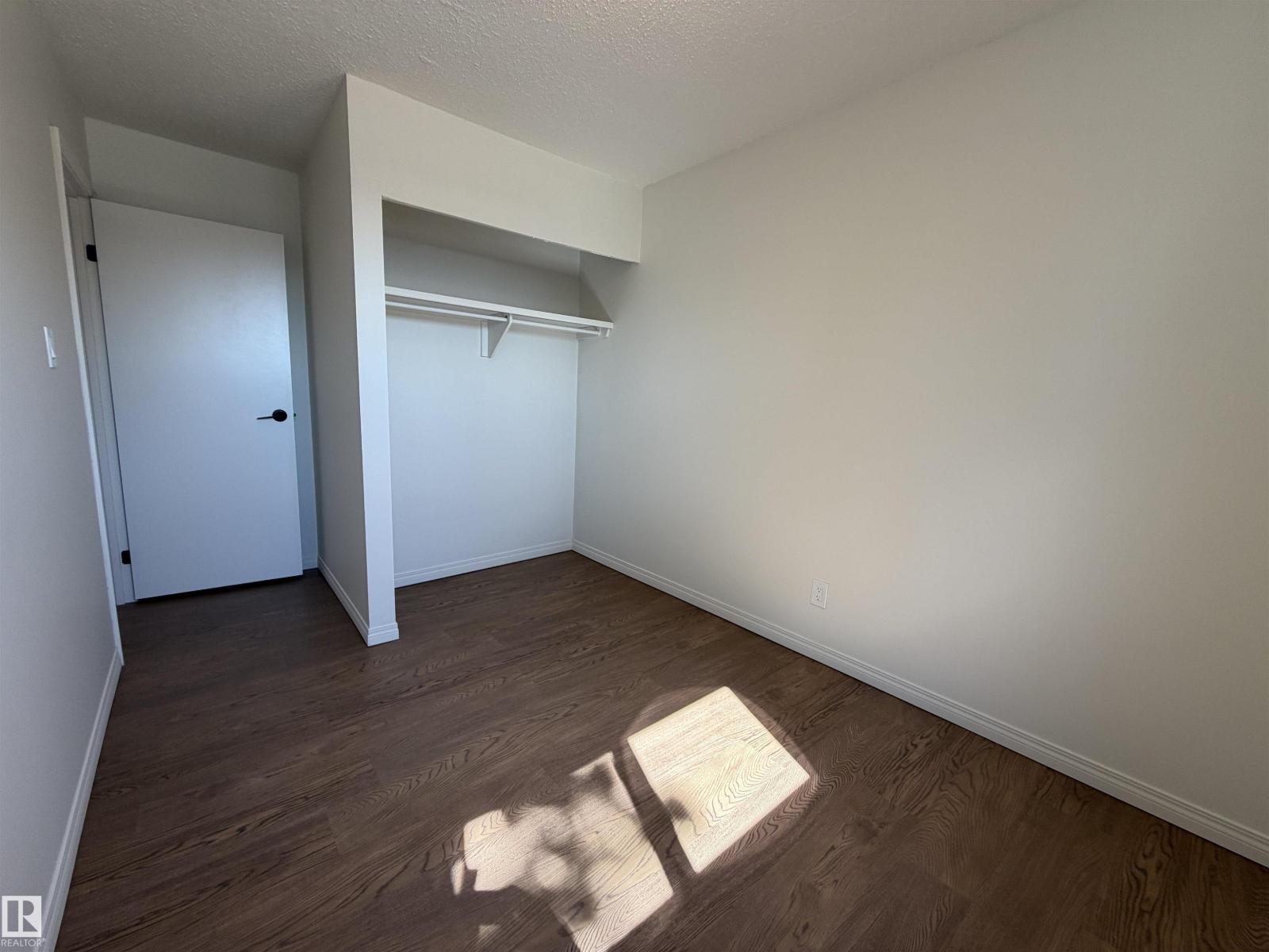 404 HERMITAGE RD NW, Edmonton