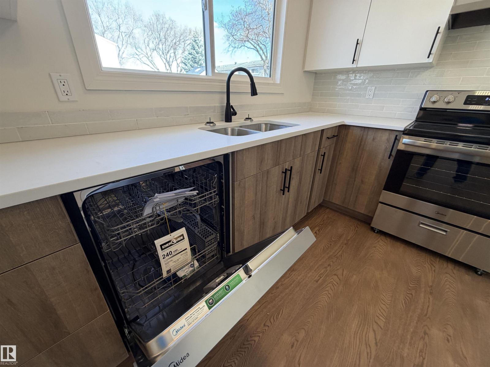 404 HERMITAGE RD NW, Edmonton