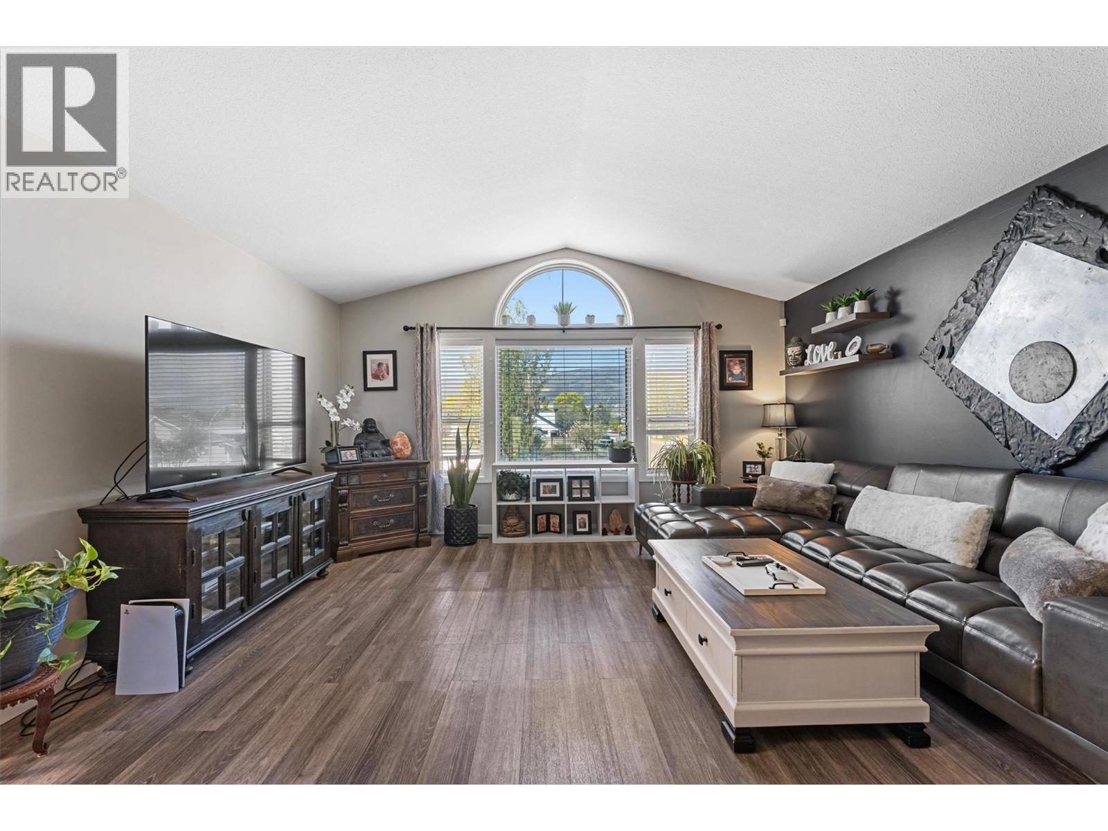  859 Richter Street, Kelowna