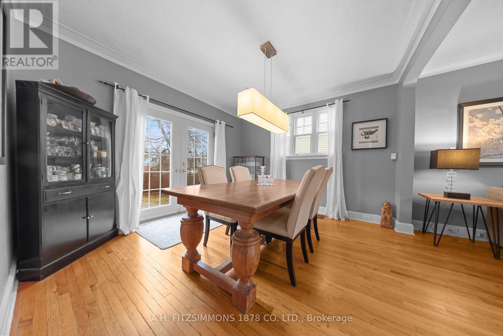 564 TWEEDSMUIR AVENUE - 10