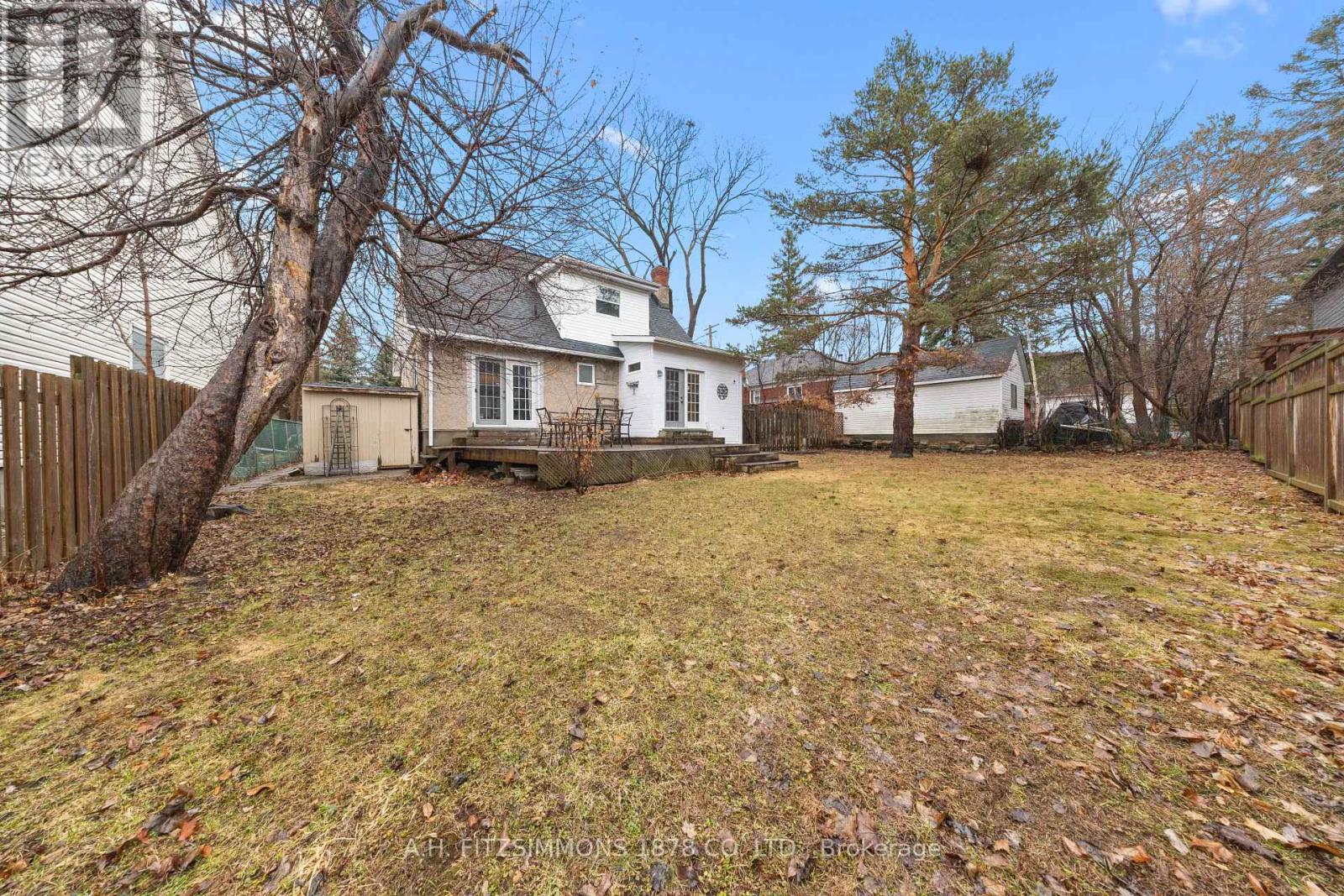 564 TWEEDSMUIR AVENUE - 36